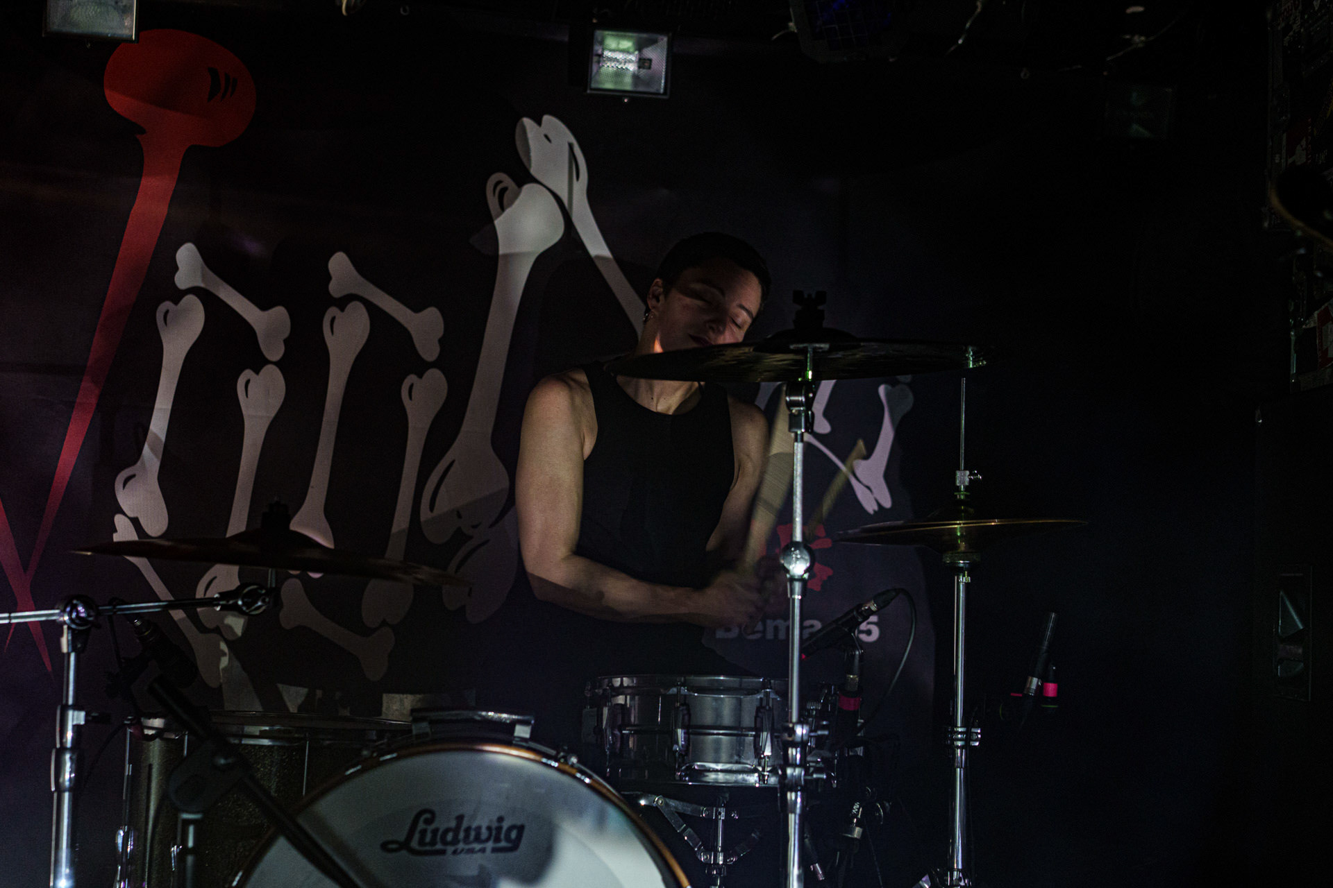 2023.02.6 - A Place To Bury Strangers (USA / Dedstrange) - noise rock.Warszawa VooDoo, Winiary Bookings. Fot. Andrzej Wasilkiewicz/Reporter