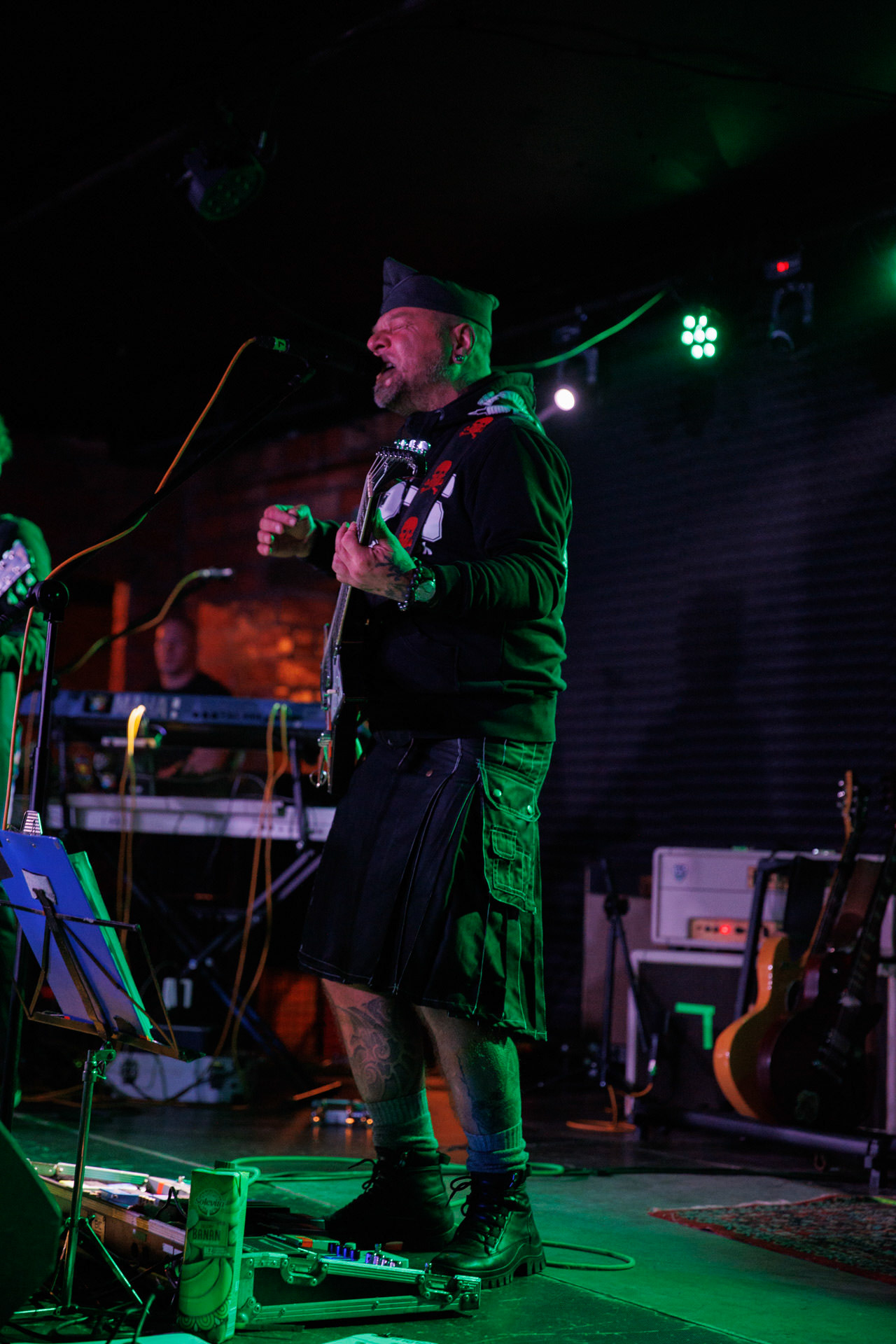 12.11.2021 Lipali - koncert Warszawa klub Remont.Najnowszy album „MOSTY, RZEKI, LUDZIE”.Tomasz Lipa Lipnicki - wokal, gitara,Rock, rock progresywny, rock alternatywny, polski rock.fot. Andrzej kaziq Wasilkiewicz/Reporter