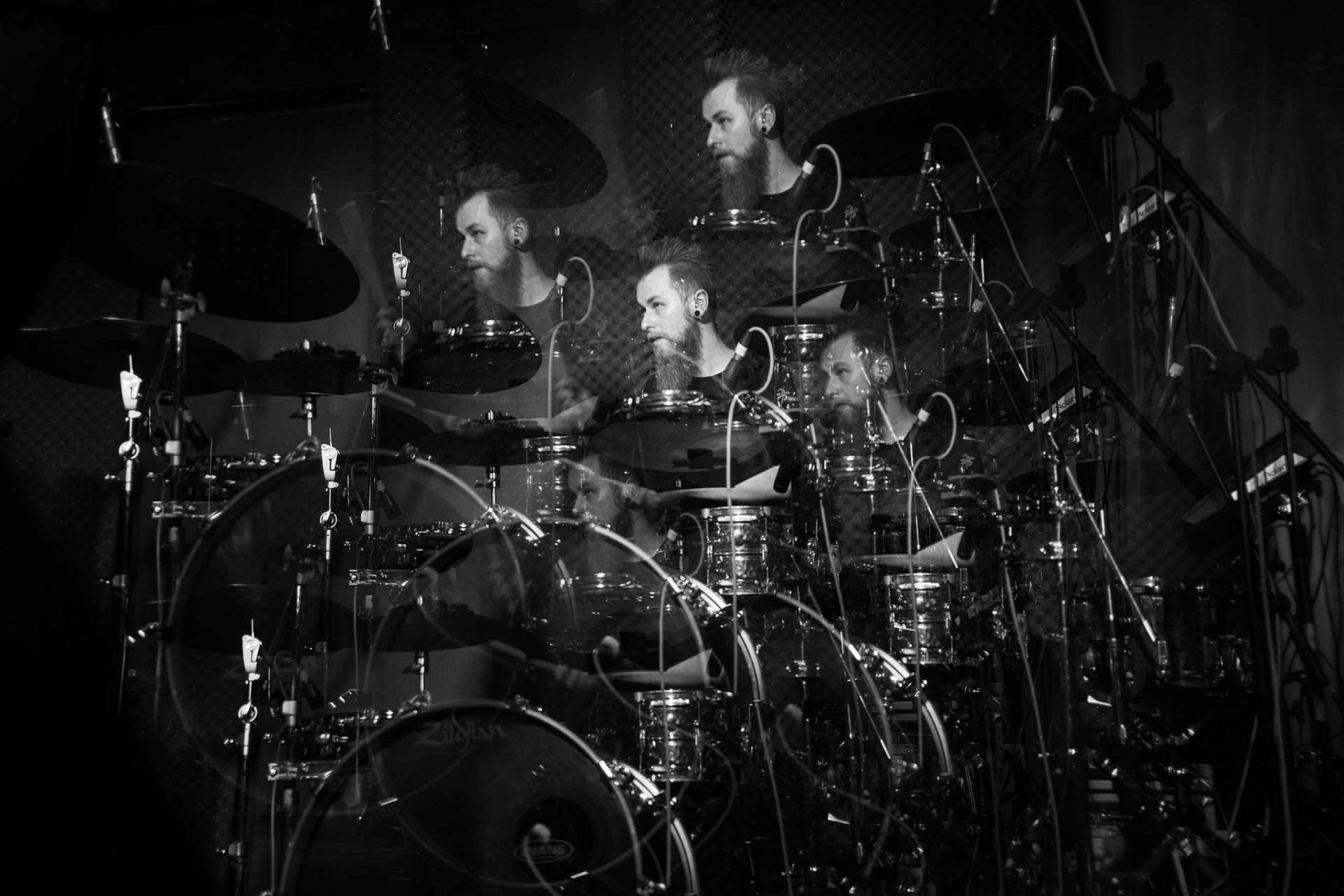 Żywiołak - biometal, folk, ethno sound,
Robert Jaworski - fidel renesansowa, wokal, lira korbowa,
Kamil Strzyżewski - gitara basowa, lutnia,
Wiktoria Kwiatkowska - śpiew, 
Zuza Ciszewska - śpiew, skrzypce,
Michał Lange - perkusja,
Szyszka Leśna - skrzypce ,wokal wspomagający,
Warszawa, klub Potok Drugi Dom Ludzi Rocka,
fot. Andrzej kaziq Wasilkiewicz