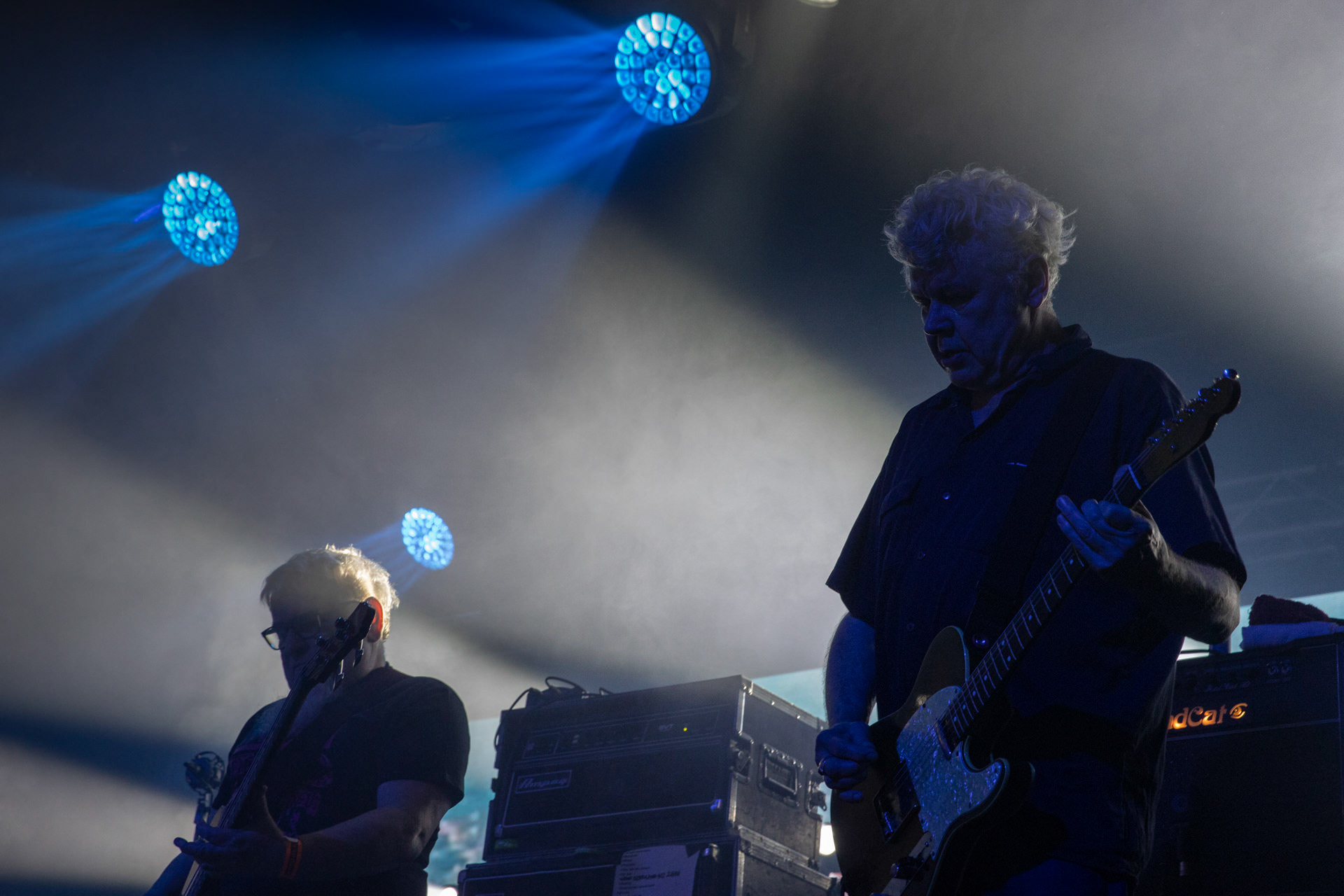 KULT - koncert Pomaranczowa Trasa 2021 - Warszawa Stodoła. 29 pazdziernika 2021. Piotr Morawiec gitara,Ireneusz Werenski bas,Rock, rock progresywny, rock alternatywny, punk, nowa fala, polski rock.fot. Andrzej kaziq Wasilkiewicz/Reporter