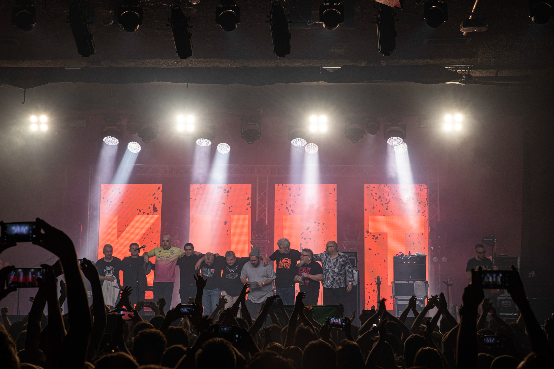 KULT - koncert Pomaranczowa Trasa 2021 - Warszawa Stodoła. 29 pazdziernika 2021. Kazik Staszewski wokal,Wojciech Jablonski gitara,Piotr Morawiec gitara,Ireneusz Werenski bas,Tomasz Goehs perkusja,Konrad Wantrych klawisze,Janusz Zdunek trabka,Mariusz Godzina saksofony,Jarosław Wazny puzon,Jan ”Janusz” Staszewski wokal,Rock, rock progresywny, rock alternatywny, punk, nowa fala, polski rock.fot. Andrzej kaziq Wasilkiewicz/Reporter