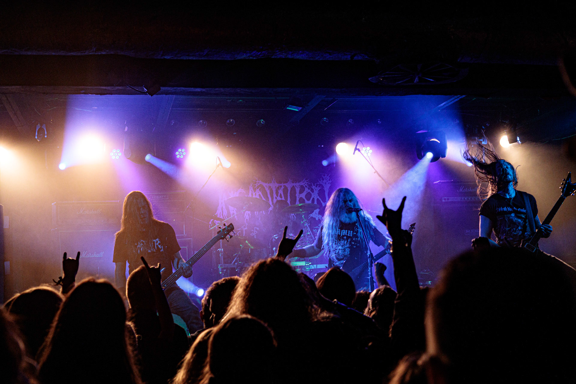 21.10.2022 - 𝗜𝗡𝗖𝗔𝗡𝗧𝗔𝗧𝗜𝗢𝗡 - amerykanski death metal w warszawskiej Proximie.Morderczy death metal na maksymalnie niskim stroju, halasie i chaosie nigdy nie stracil na sile - niezaleznie czy mowimy o swietnej nowej plcie, czy o kultowych strzalach rzedu "Onward to Golgotha". Sklad dowodzony przez Johna McEntee nigdy nie pudluje - na zywo rowniez.John McEntee - gitara, wokal, Kyle Severn - perkusja Alex Bouks - gitara,Chuck Sherwood - gitara basowa,Death metal, Black metal, Metal, Death-doom, Produkcja Knock Out Productions,fot. Andrzej Wasilkiewicz/Reporter