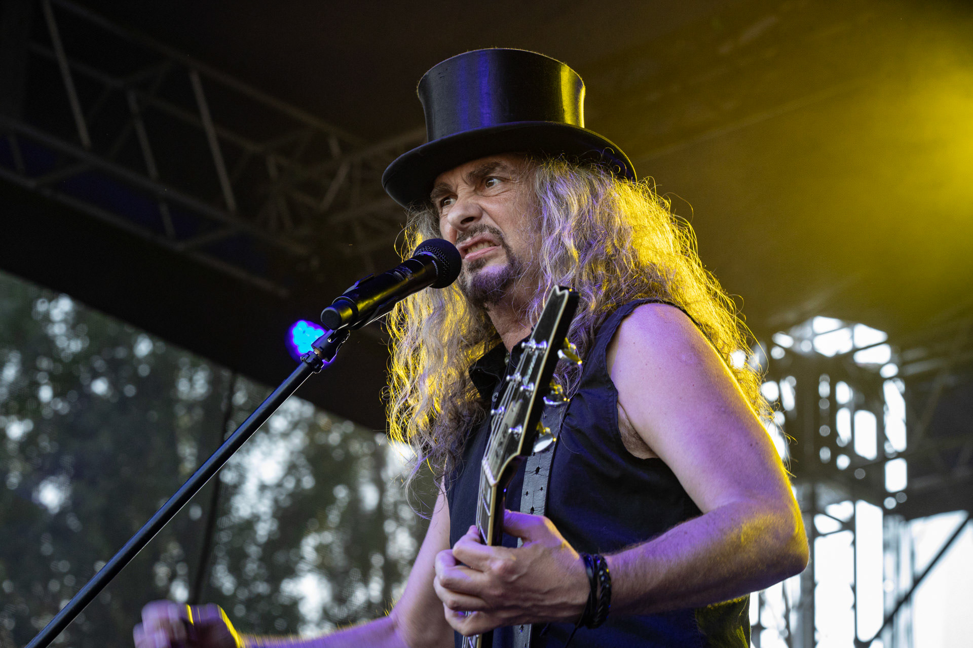 Hunter - postpandemoniczny koncert z okazji XXXV-lecia.Progresja - Gramy do Woli, Warszawa.Paweł „Drak” Grzegorczyk – wokal, gitara,Letnia Scena Progresji.fot. Andrzej Wasilkiewicz/Reporter