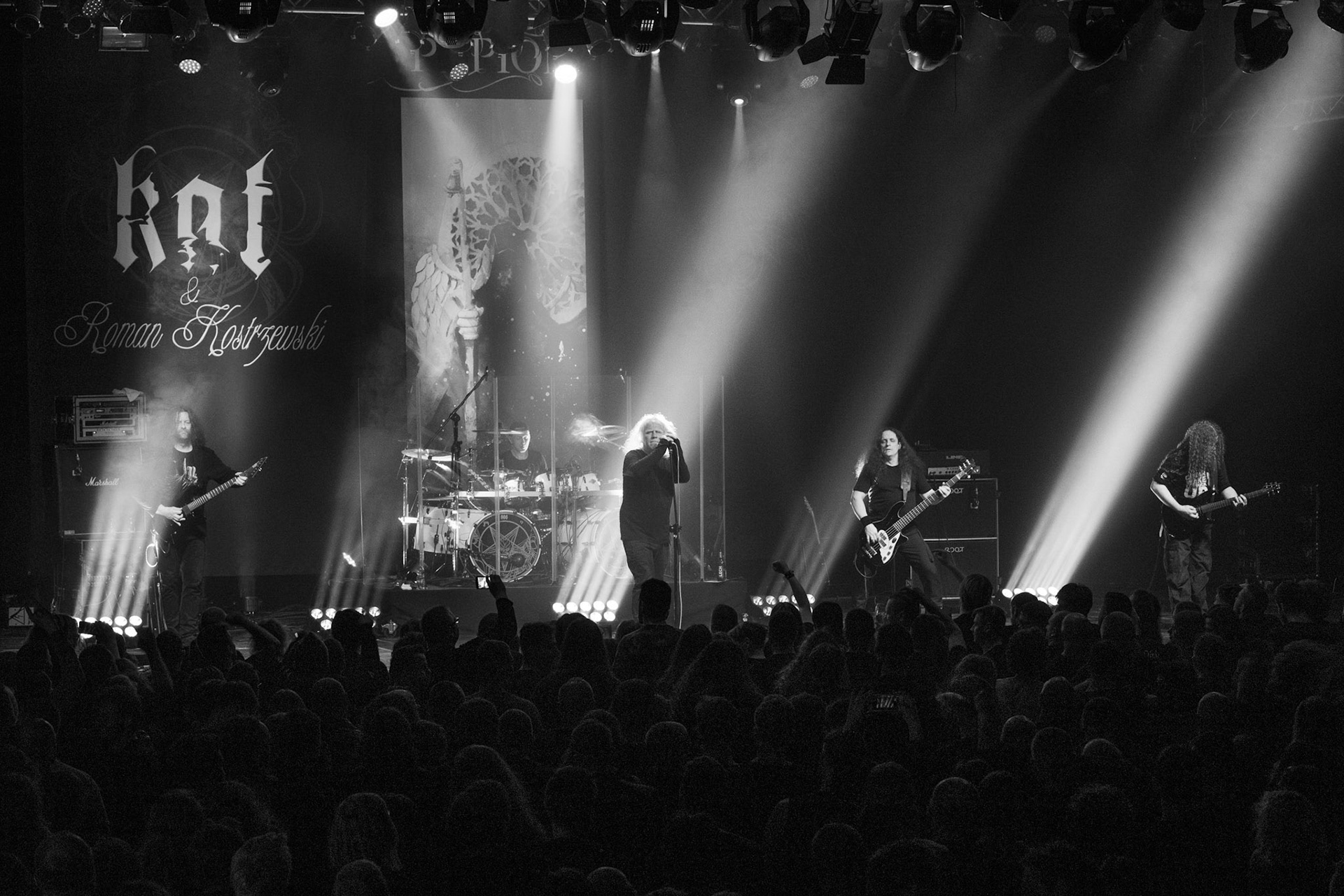 01.03.2019 KAT & Roman Kostrzewski Polska, metal, trashmetal, - koncert w warszawskiej Progresji promujący nowy album studyjny grupy „Popiór”
jeden z pierwszych koncertów w nowym składzie,
 Roman Kostrzewski – wokal
Jacek Nowak – perkusja
Krzysztof Pistelok – gitara
Jacek Hiro – gitara
Michał Laksa – bas
fot. Andrzej Wasilkiewicz/Reporter