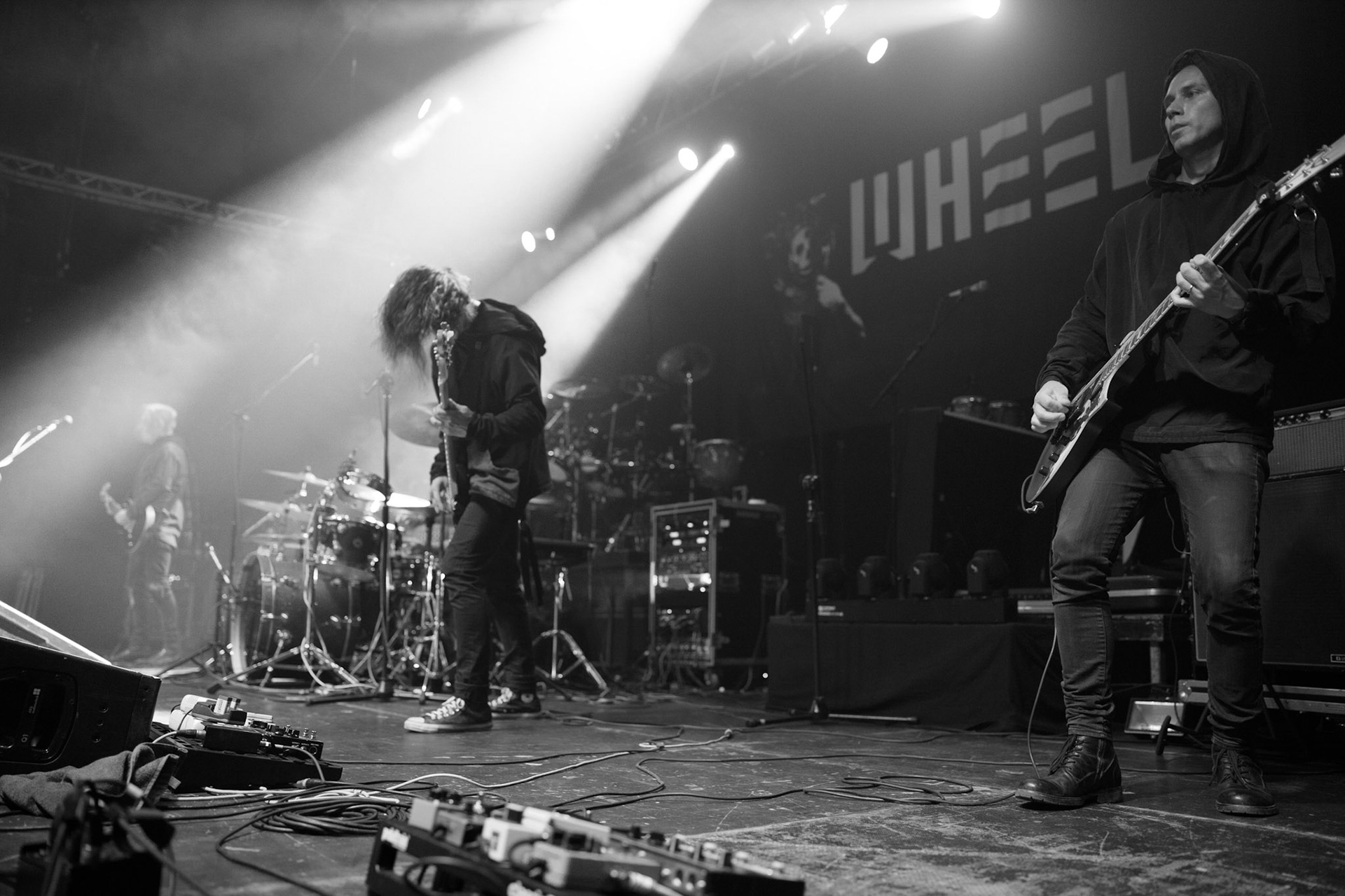 WHEEL - Finlandia/Wielka Brytania. progrock, metal. ames Lascelles - Vocals, GuitarRoni Seppänen - Lead GuitarMikko Määttä - BassSanteri Saksala - DrumsKnock Out ProductionsProgresja Warszawa. fot. Andrzej Wasilkiewicz/Reporter