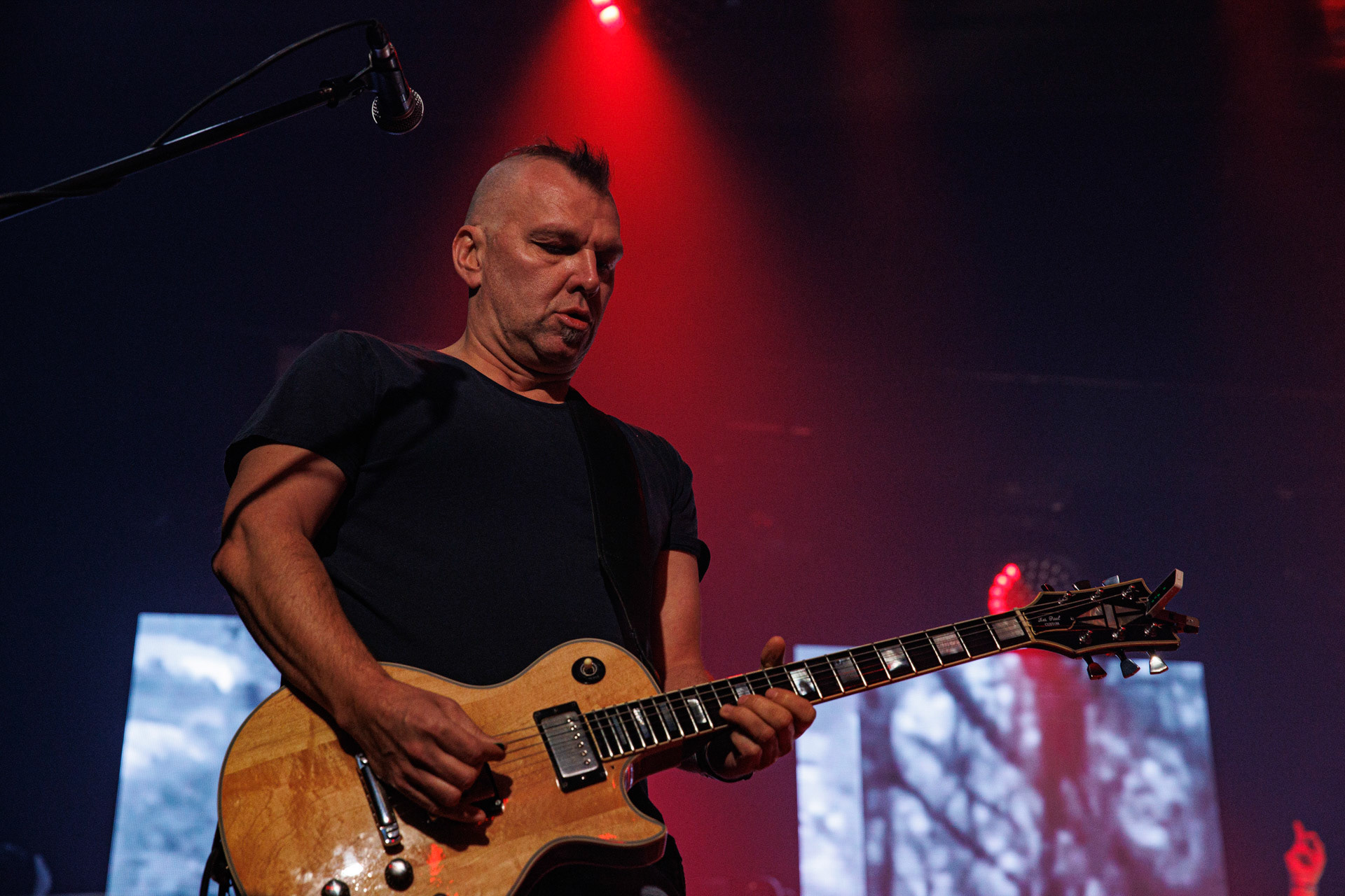 15.01.2022 KULT - koncert Pomaranczowa Trasa 2021/2022 - Warszawa Stodoła, Kult konczy w doskonalej formie przeniesiony z jesieni ostatni koncert Pomaranczowej Trasy 2021, publicznosc nie zawiodla, pelna sala.   n/z Tomasz Goehs perkusja,Rock, rock progresywny, rock alternatywny, punk, nowa fala, polski rock.fot. Andrzej kaziq Wasilkiewicz/Reporter