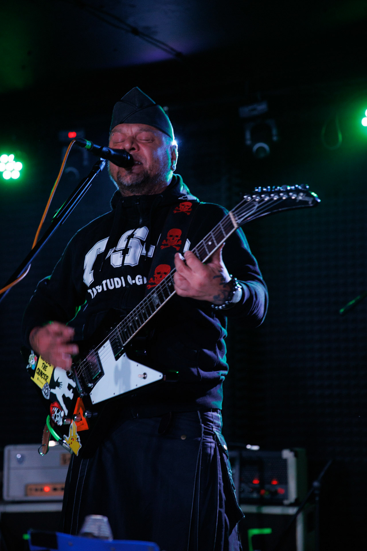 12.11.2021 Lipali - koncert Warszawa klub Remont.Najnowszy album „MOSTY, RZEKI, LUDZIE”.Tomasz Lipa Lipnicki - wokal, gitara,Rock, rock progresywny, rock alternatywny, polski rock.fot. Andrzej kaziq Wasilkiewicz/Reporter