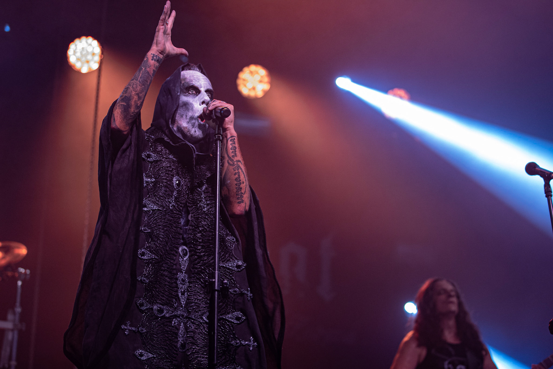 12.09.2021 - KAT i Roman Kostrzewski - koncert "Do zobaczenia w piekle" Wroclaw, Centrum Koncertowe A2.  Adam „Nergal” Darski (Behemoth) i Roman Kostrzewski – wokal, fot. Andrzej kaziq Wasilkiewicz