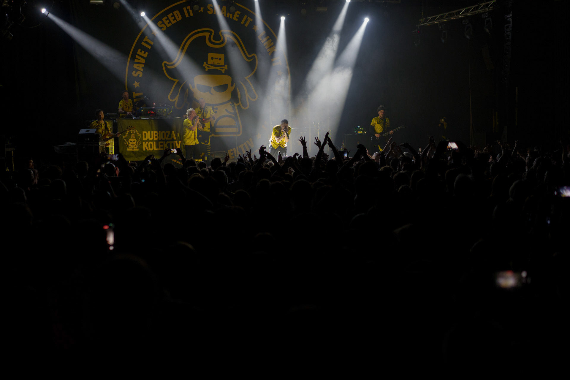 9.02.23 DUBIOZA KOLEKTIV - bosniacka grupa muzyczna, grajaca reggae, dub i rock. - Warszawa Progresja. Winiary Bookings.Fot. Andrzej Wasilkiewicz/Reporter