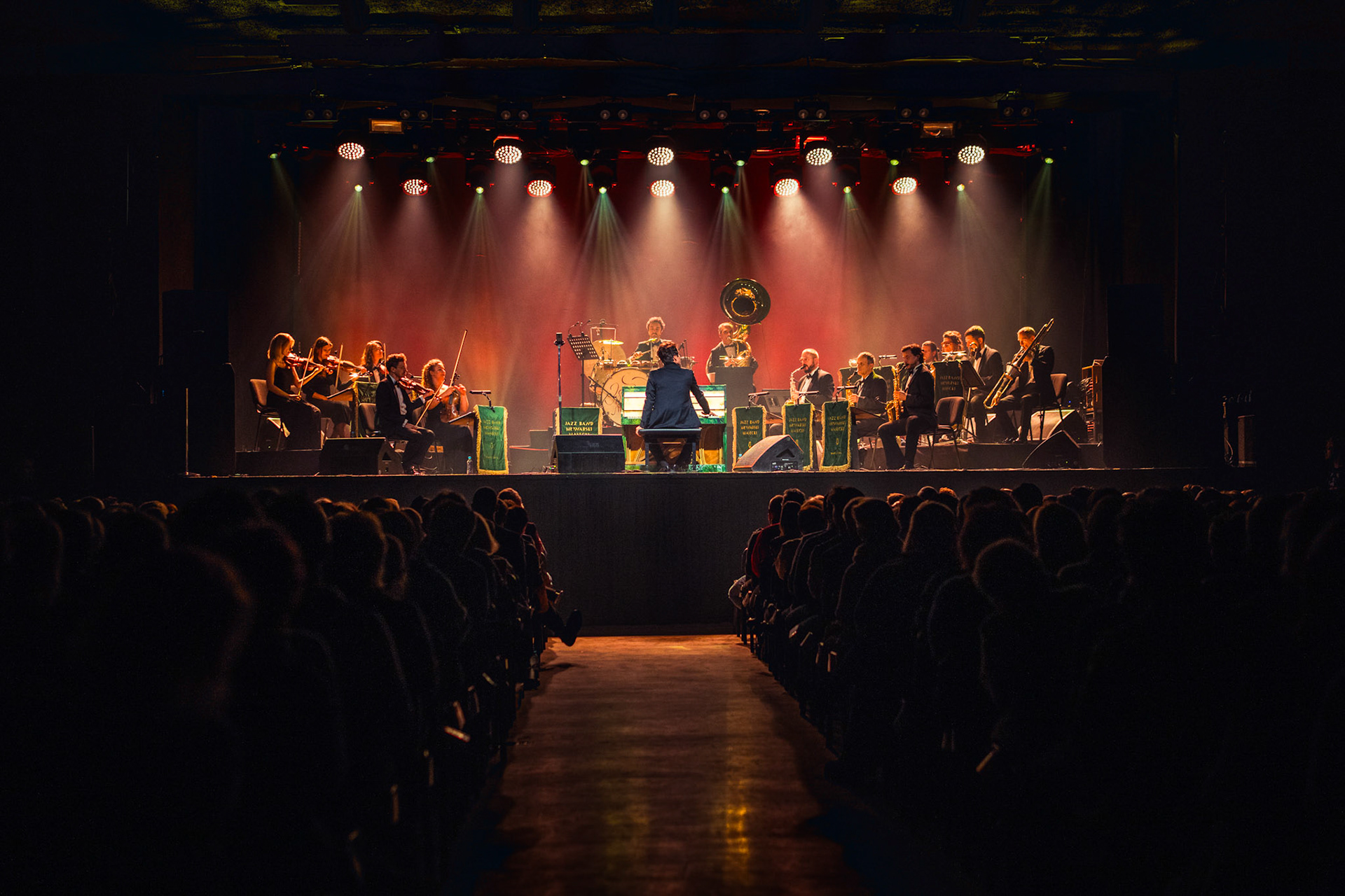 2023.12.13 JAZZ-BAND MLYNARSKI-MASECKI zespol grajacy przedwojenny polski jazz. Warszawa, Klub Stodola, fot. Andrzej Wasilkiewicz/REPORTER