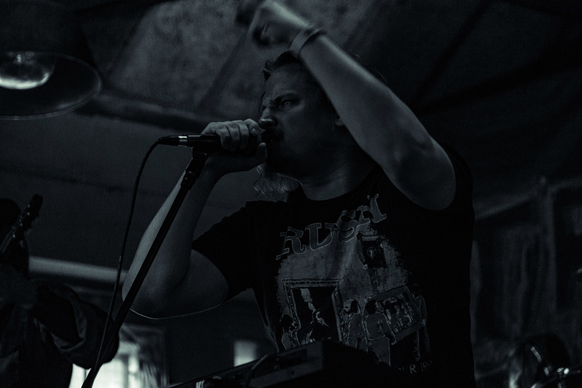 DILDOID (space sex rock)w składzie:Captain Paradox - klawisze i wokalLaser Dick - bass i wokalBilly The Gates - gitaraReverend Blind - garyKapela dla fanów Hawkwind, “On Parole” Motorhead Produkcja Left Hand Soundsfot. Andrzej Wasilkiewicz/kaziq.com