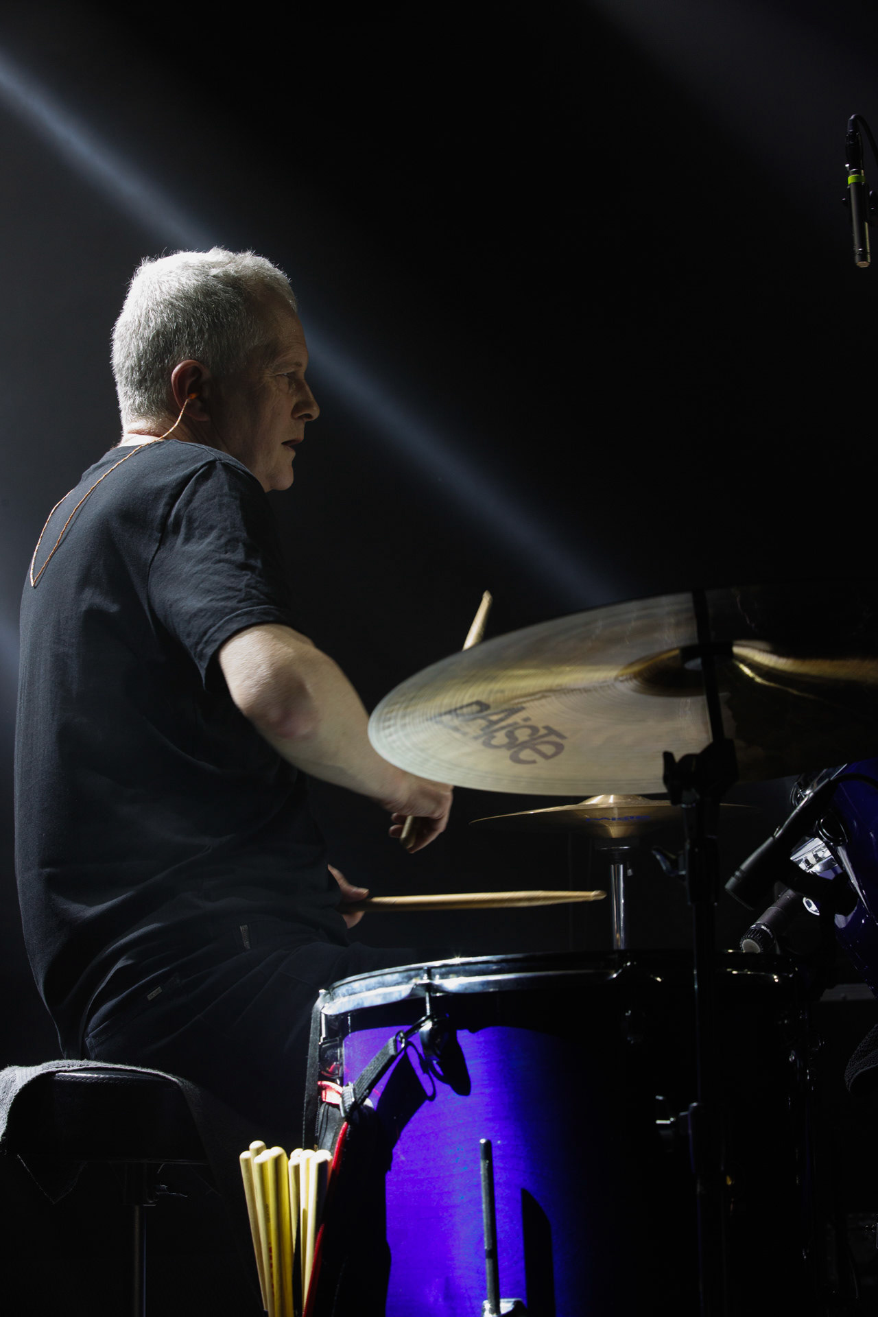 16.11.2021 Dezerter - 40 lecie,koncert Warszawa Palladium. N/z Robert Robal Matera gitara, N/z Krzysiek Grabowski perkusja,N/zJacek Chrzanowski bass, Dezerter, SS20, Punk, Punkrock, hardcore, rock.fot. Andrzej Wasilkiewicz/REPORTER