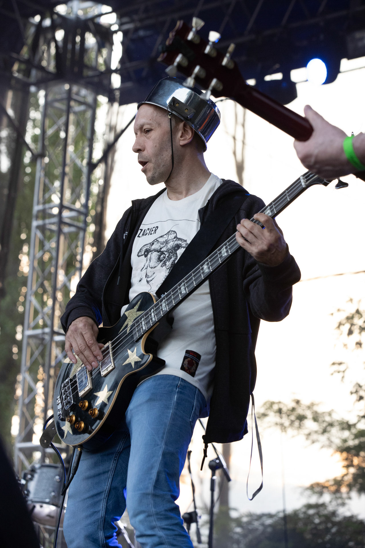 Elektryczne Gitary - koncert Zacieralia w warszawskiej Progresji.Gramy Do Woli - Warszawa, Progresja.n/z Tomasz Grochowalski – gitara basowa,Fot. Andrzej Wasilkiewicz/Reporter