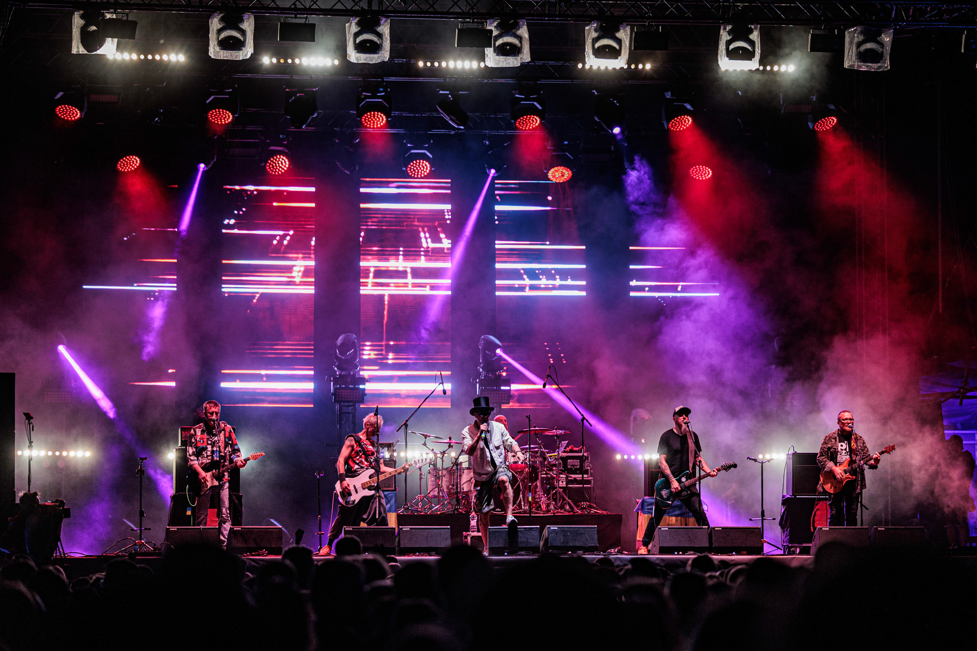 13.05.2022 Pidzama Porno Juwenalia Politechniki Warszawskiejn/z Krzysztof Grabaz Grabowski – wokal,n/z Andrzej Kozak Kozakiewicz – gitara,n/z Rafal Kuzyn Piotrowiak – perkusja,n/z Longin Bartkowiak – gitara basowa,n/z Mariusz Nalepa – gitara,punk rock, rock, reggae, S.P. Records.fot. Andrzej Wasilkiewicz/Reporter