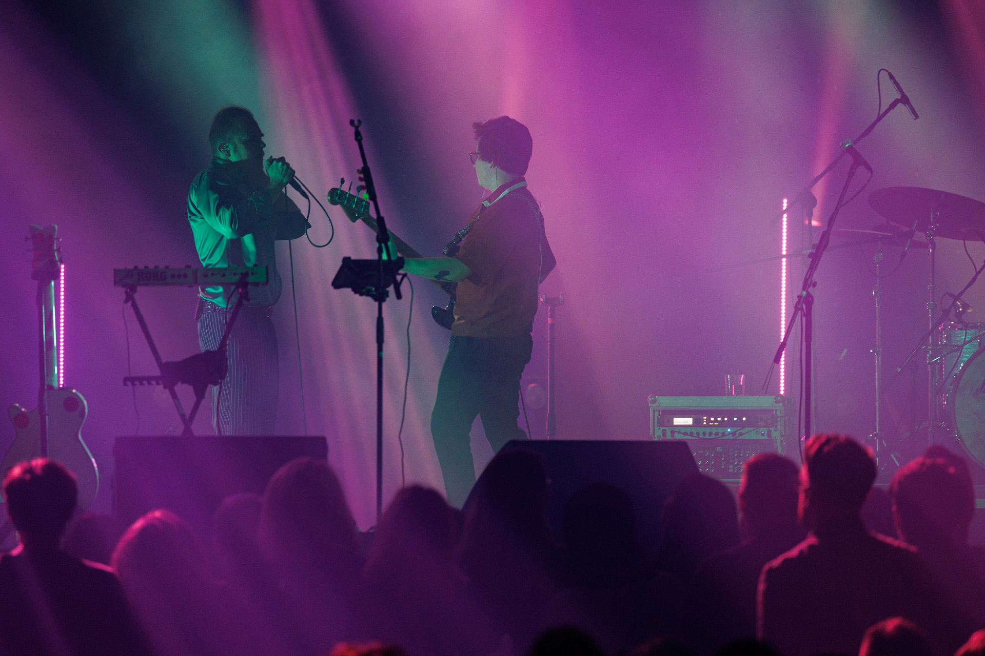 18.12.2021 Karas Rogucki - koncert klub Stodoła - Warszawan/z Piotr Rogucki - wokal gitara,n/z Kuba Karas - wokal bass,Alternatywny pop, Kayax, Ostatni bastion romantyzmu, fot. Andrzej Wasilkiewicz/Reporter