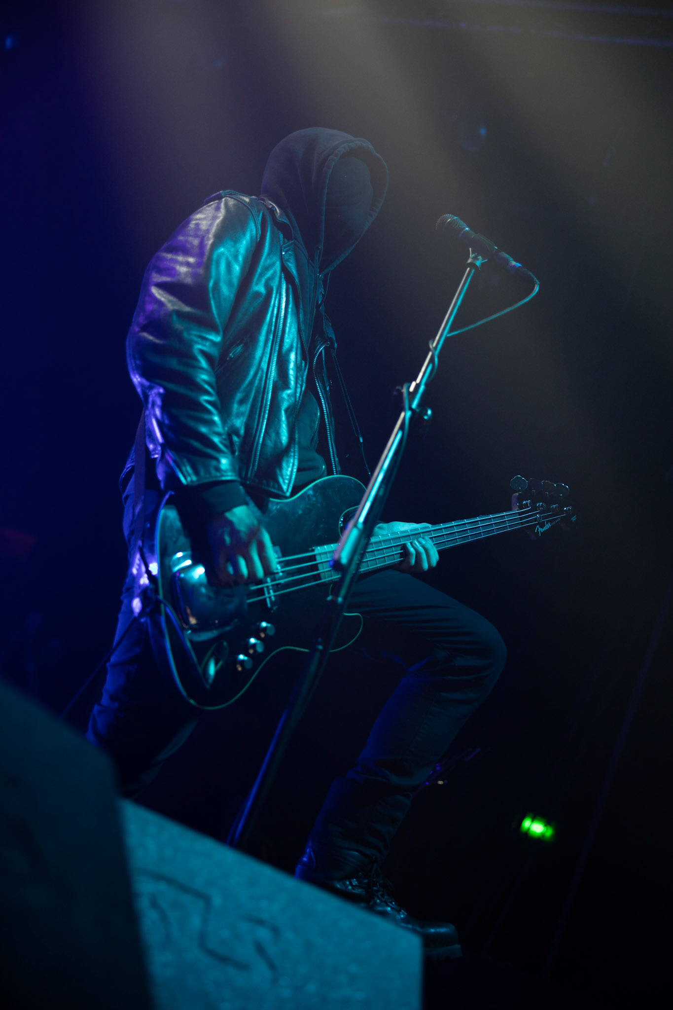 Mgła – polska grupa black metalowa powstała w Krakowie, pod przewodnictwem wokalisty i gitarzysty Mikołaja „M.” Żentary, warszawski koncert w Progresji odbył się w ramach europejskiej trasy koncertowej Mgły, organizowany przez Left Hand Sounds, metal, blackmetal,  Andrzej Wasilkiewicz/Reporter