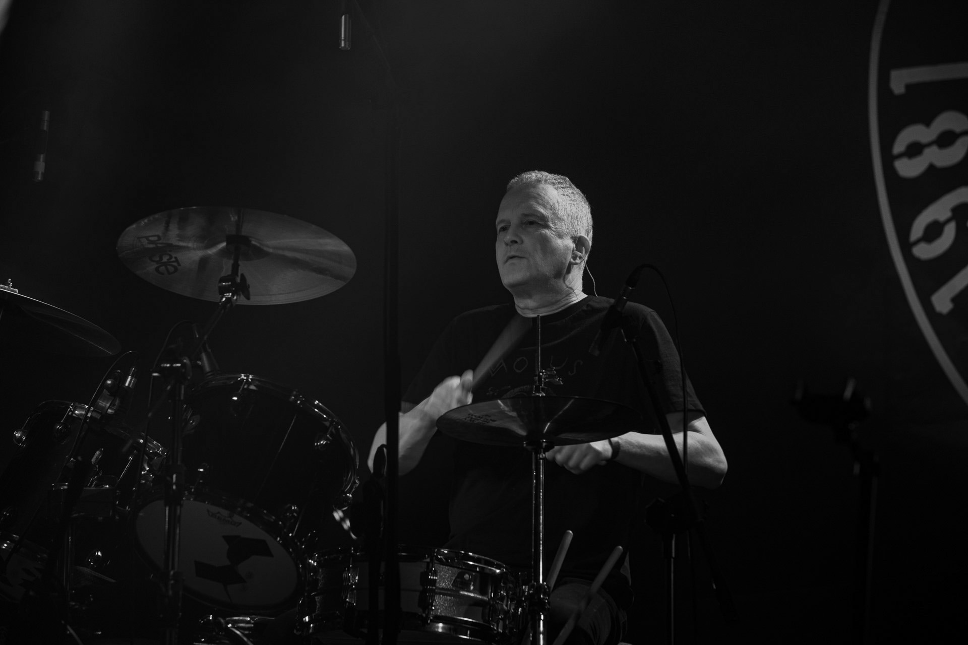 16.11.2021 Dezerter - 40 lecie,koncert Warszawa Palladium. N/z Robert Robal Matera gitara, N/z Krzysiek Grabowski perkusja,N/zJacek Chrzanowski bass, Dezerter, SS20, Punk, Punkrock, hardcore, rock.fot. Andrzej Wasilkiewicz/REPORTER