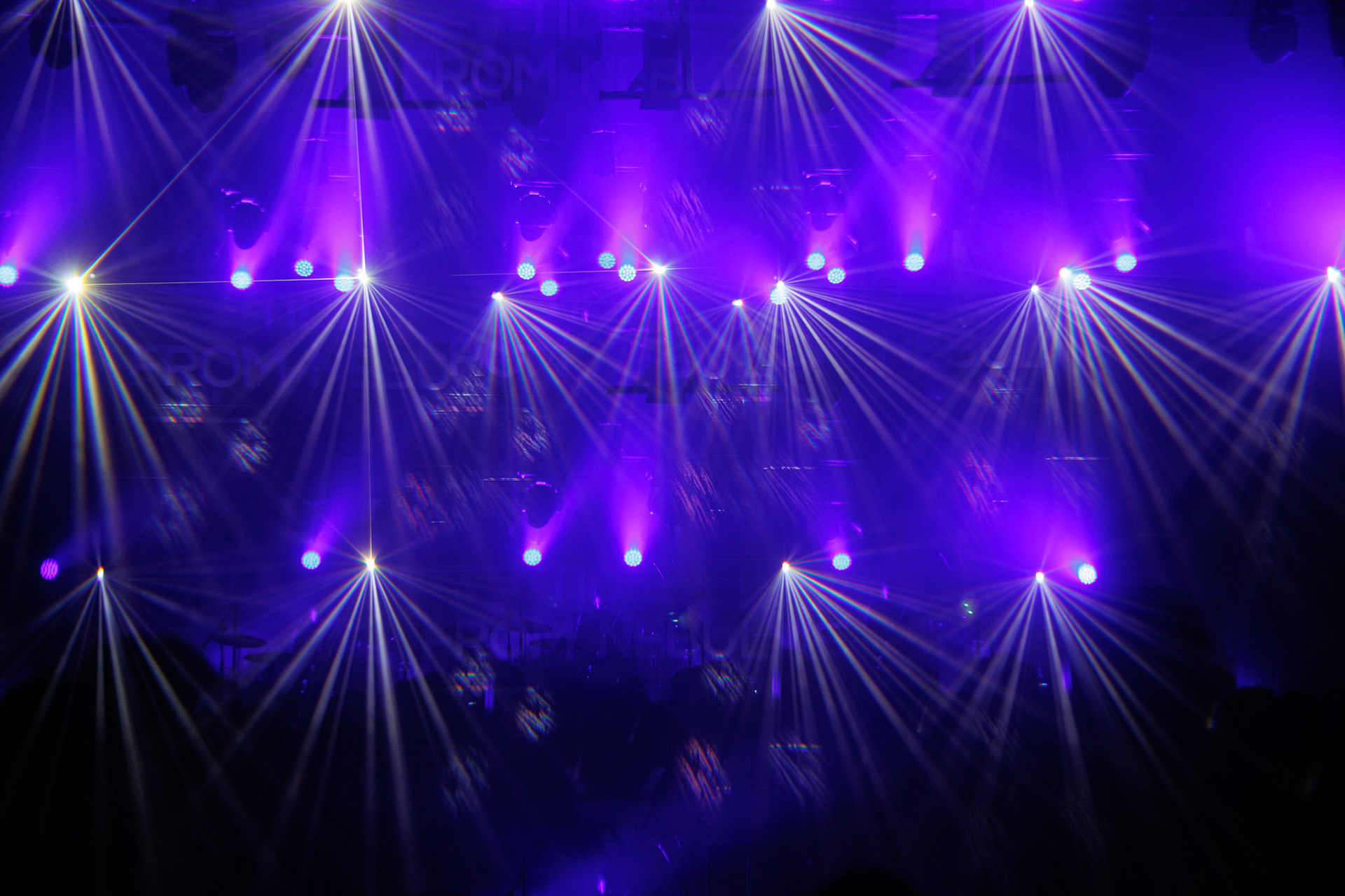 27.11.2021 TIDES FROM NEBULA koncert, Warszawa klub Progresja,Knock Out Productions, Mystic Production,Post-rock, muzyka alternatywna, progresywny rock.n/z Maciej Karbowski – gitara, instrumenty klawiszowen/z Przemek Weglowski – gitara basowan/z Tomasz Stolowski – perkusjaFot. Andrzej Wasilkiewicz/Reporter