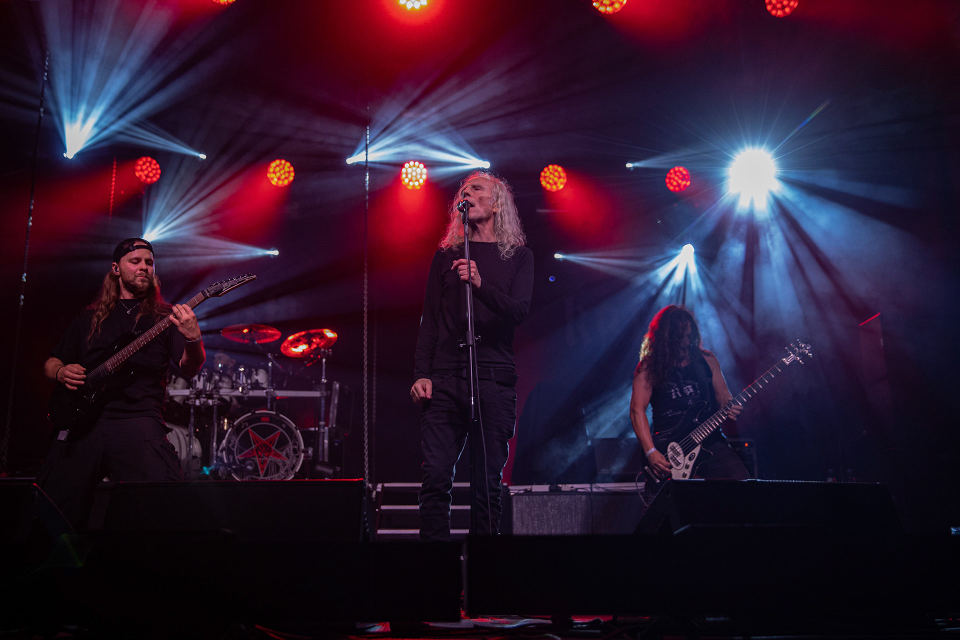 12.09.2021 - KAT i Roman Kostrzewski - koncert "Do zobaczenia w piekle" Wroclaw, Centrum Koncertowe A2.  Roman Kostrzewski – wokalJacek Nowak – perkusjaKrzysztof Pistelok – gitaraJacek Hiro – gitaraMichal Laksa – basGościnnie: Adam „Nergal” Darski (Behemoth)Piotr „Peter” Wiwczarek (Vader),Tomasz „Titus” Pukacki (Acid Drinkers)Adrian „Fred” Frelich (Dragon)Krzysztof „Fazi” Oset (ex-Kat)Piotr „Mancover” Mańkowski (Wolf Spider)Wacław „Vogg” Kiełtyka (Decapitated)Marek „Spider” Pająk (Vader)Jarek „Gronos” Gronowski (Dragon, ex-Kat)Paweł „Baitel” Pasek (Decapitated) Piotr Radecki (ex-Kat &amp; Roman Kostrzewski)fot. Andrzej kaziq Wasilkiewicz