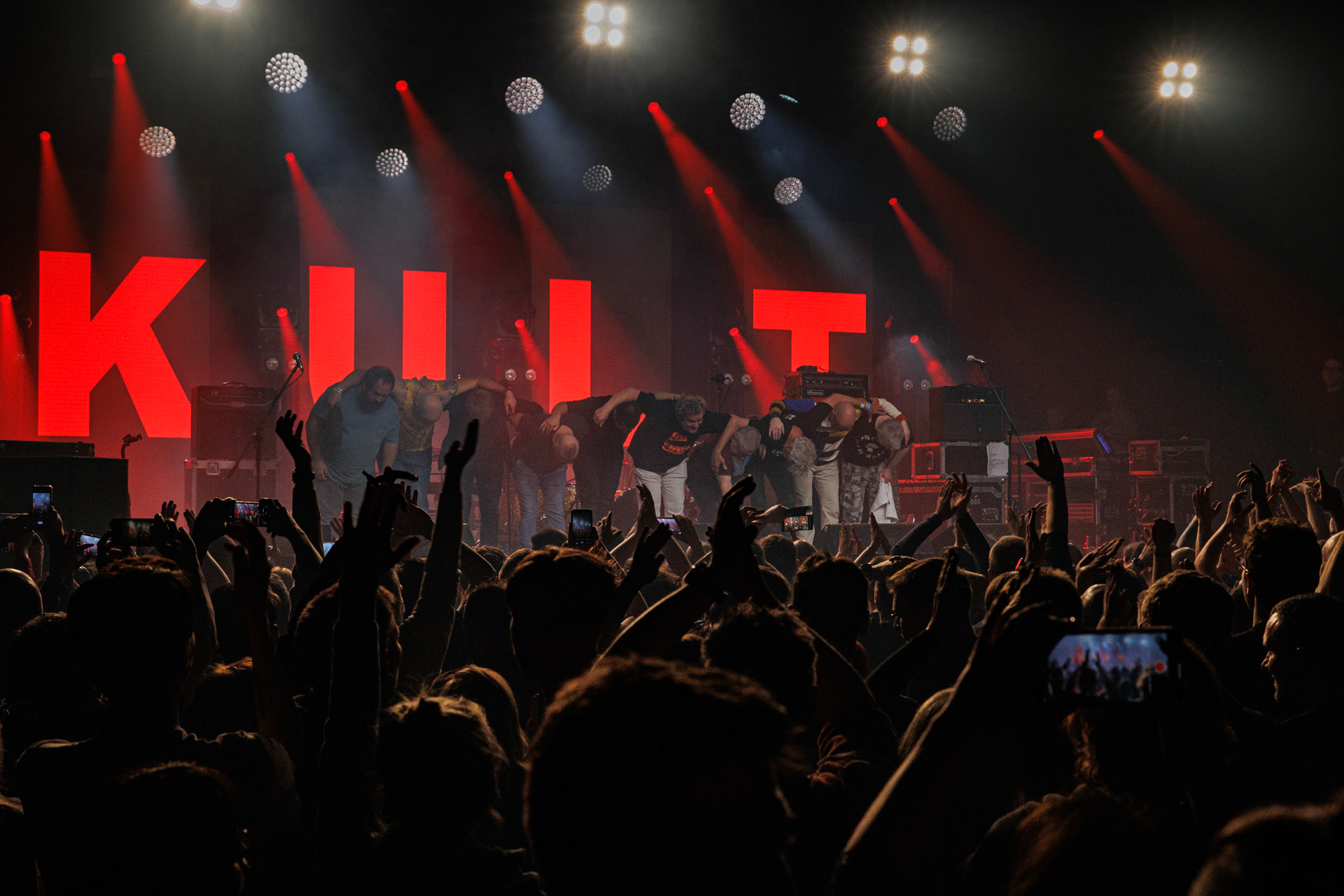 15.01.2022 KULT - koncert Pomaranczowa Trasa 2021/2022 - Warszawa Stodoła, Kult konczy w doskonalej formie przeniesiony z jesieni ostatni koncert Pomaranczowej Trasy 2021, publicznosc nie zawiodla, pelna sala.   n/z Tomasz Goehs perkusja,Rock, rock progresywny, rock alternatywny, punk, nowa fala, polski rock.fot. Andrzej kaziq Wasilkiewicz/Reporter