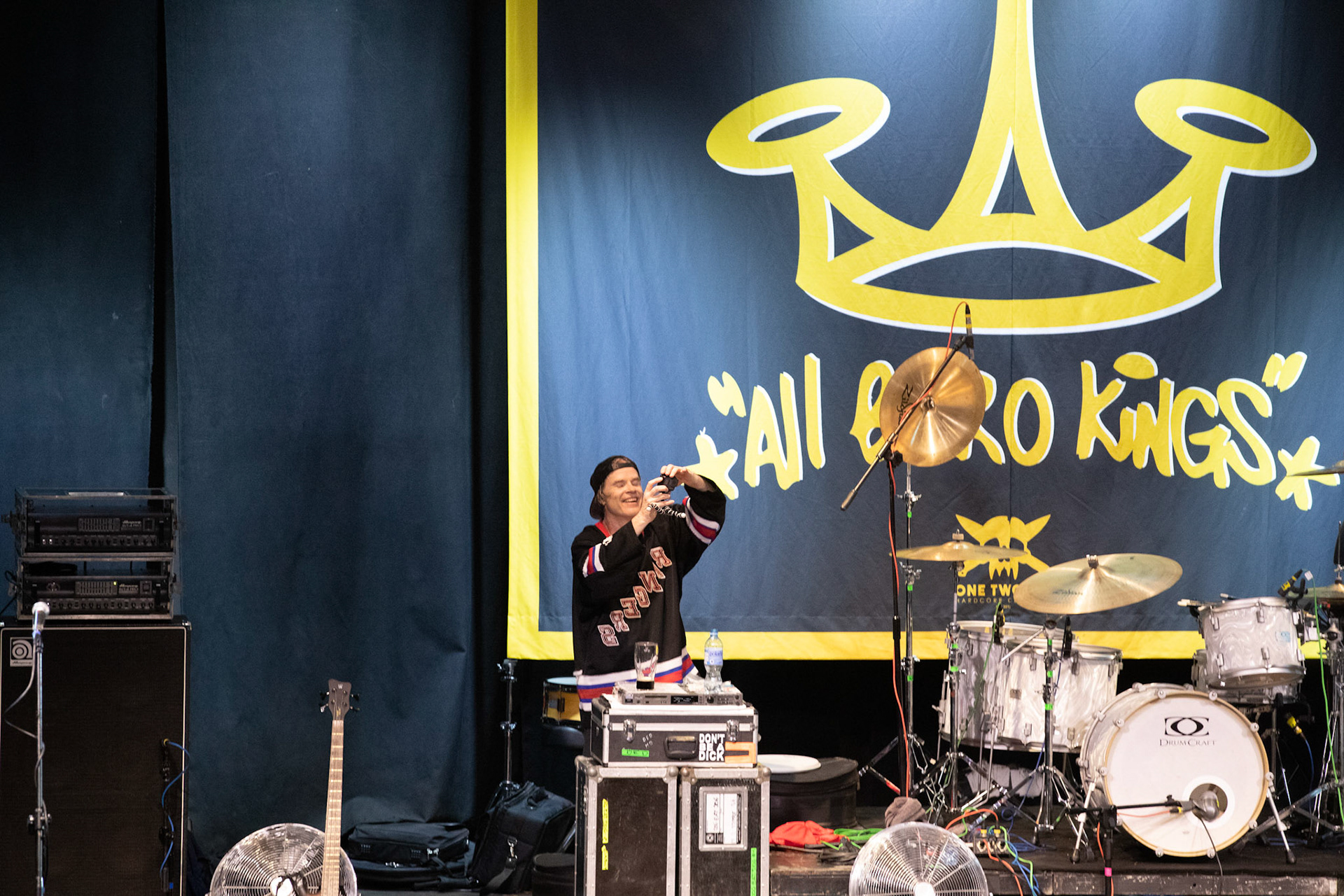 Dog Eat Dog - USA - hardcore, punkrock, rap, metal, hip hop,reggae, soul, funk,
Dave Neabore (bass), 
John Connor (vocals), 
Brandon Finley (drums) 
Roger Hämmerli (guitar)
Bozez (sax & beer)
koncert w Warszawskiej Progresji w ramach trasy 25 lat All Boro Kings zespołu Dog Eat Dog.
fot. Andrzej Wasilkiewicz/Reporter