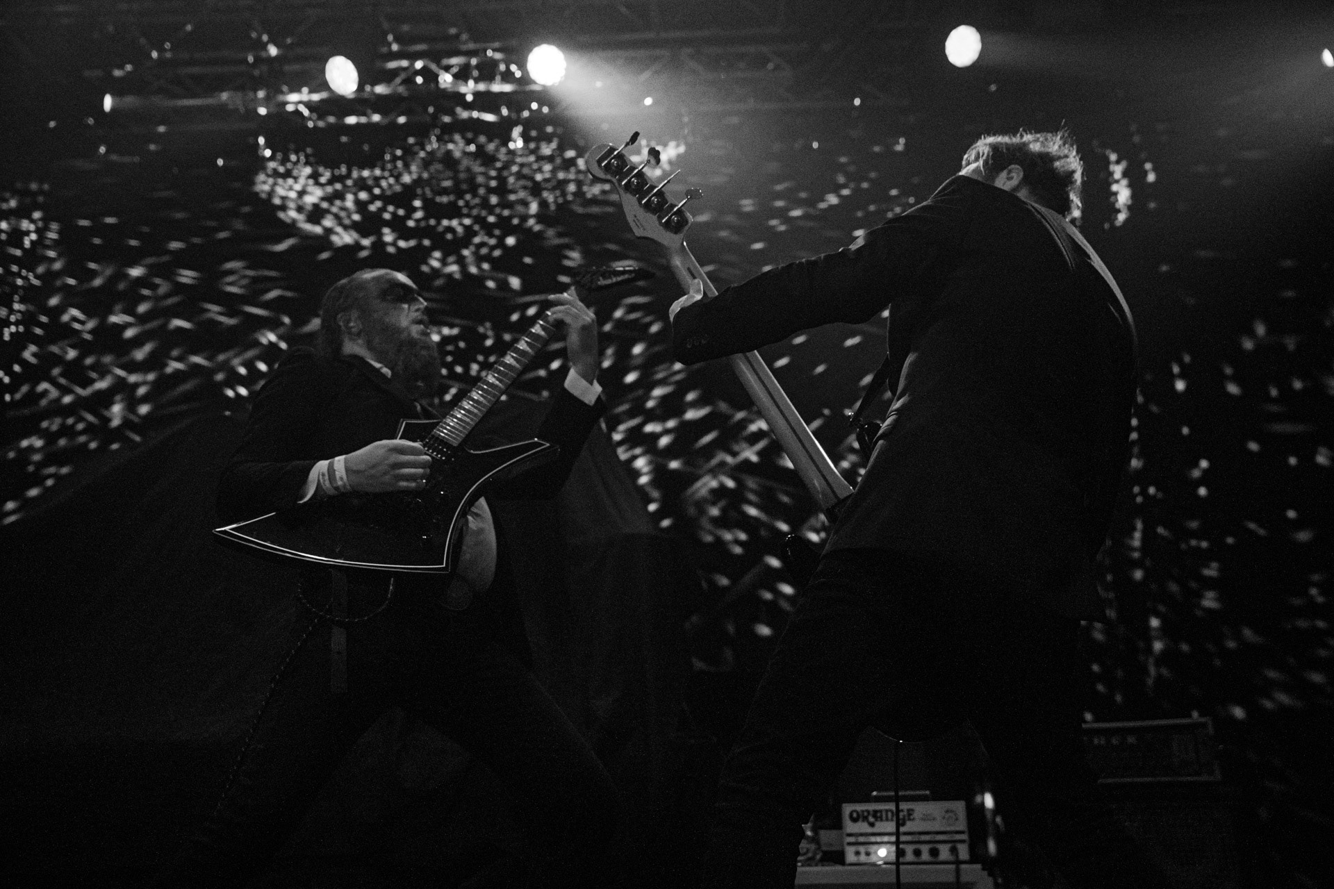 18.12.2021 Masturbator - Antysylwester Antyradia, 18 lat klubu Progresja,n/z Vithor/ growl-git, n/z Raefoth/bas, n/z Czaha/beki, n/z Mayhem/git,metal, blackmetal, thrashmetal, satanic old skull metal, fot. Andrzej Wasilkiewicz/Reporter