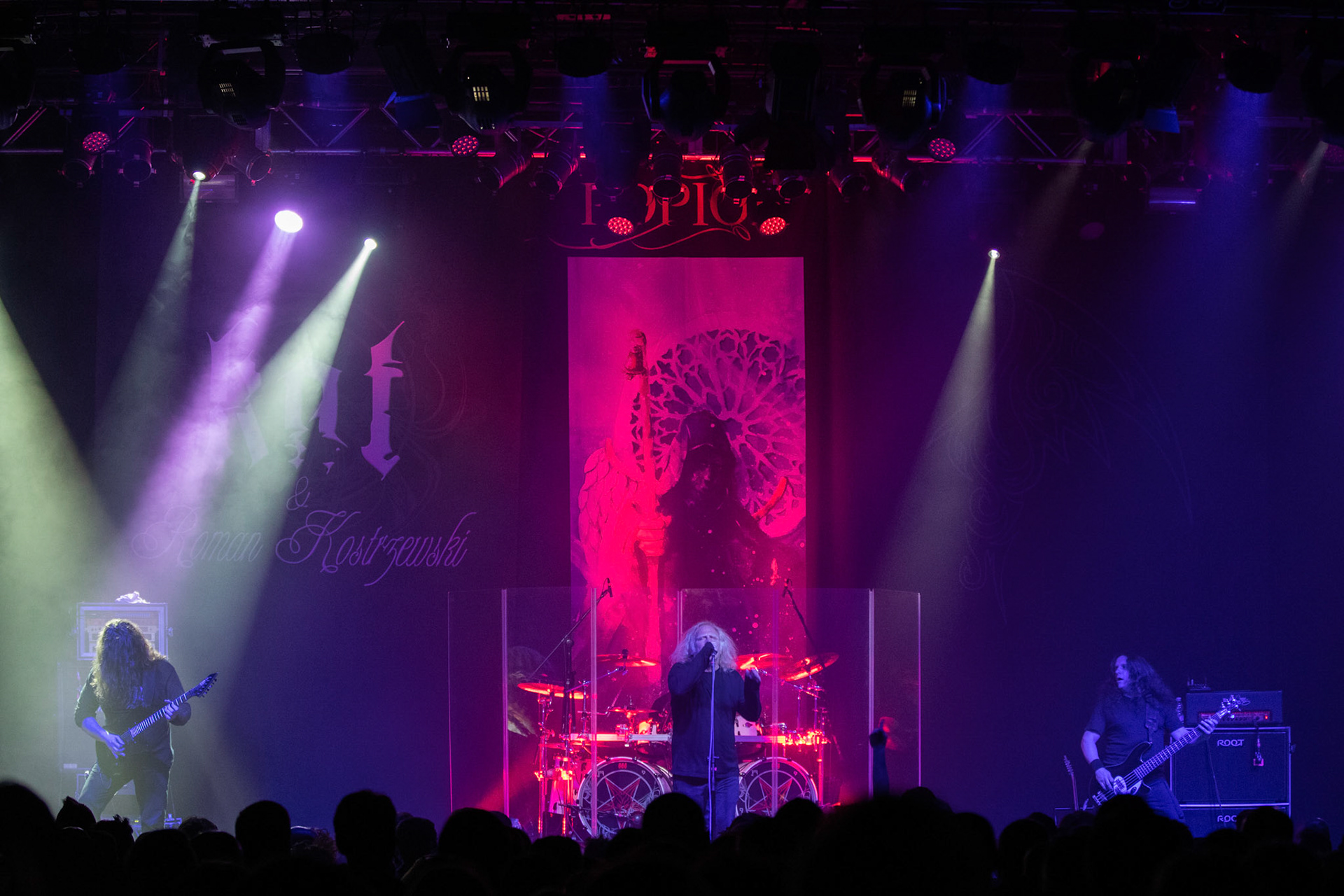 01.03.2019 KAT & Roman Kostrzewski Polska, metal, trashmetal, - koncert w warszawskiej Progresji promujący nowy album studyjny grupy „Popiór”
jeden z pierwszych koncertów w nowym składzie,
 Roman Kostrzewski – wokal
Jacek Nowak – perkusja
Krzysztof Pistelok – gitara
Jacek Hiro – gitara
Michał Laksa – bas
fot. Andrzej Wasilkiewicz/Reporter