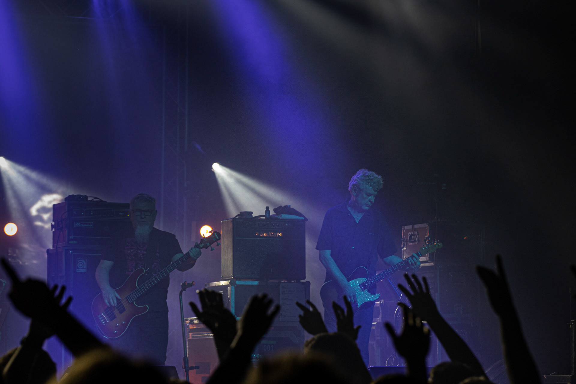 KULT - koncert Pomaranczowa Trasa 2021 - Warszawa Stodoła. 29 pazdziernika 2021. Piotr Morawiec gitara,Ireneusz Werenski bas,Rock, rock progresywny, rock alternatywny, punk, nowa fala, polski rock.fot. Andrzej kaziq Wasilkiewicz/Reporter