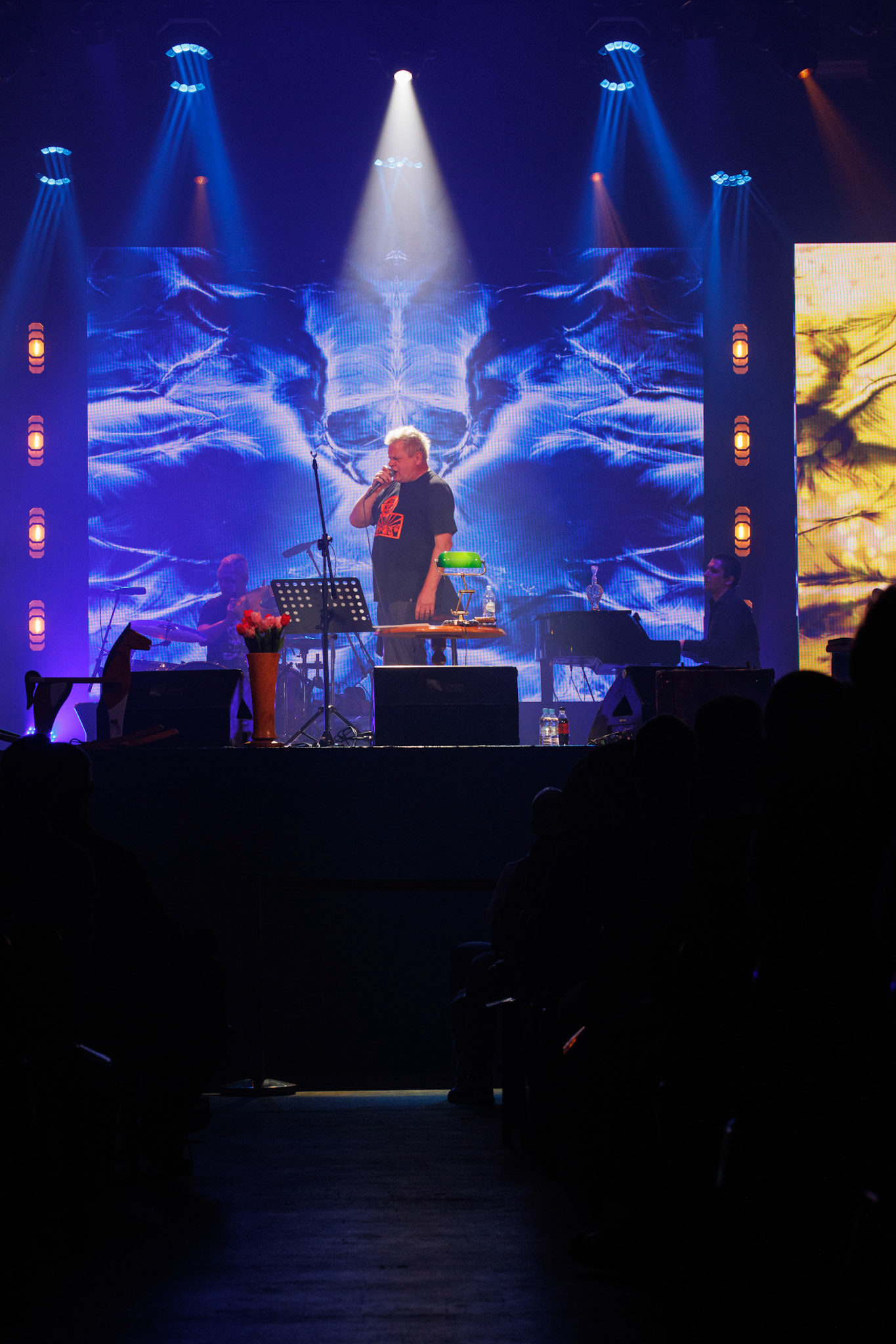 18.03.2022 KULT Akustik - koncert Warszawa klub Stodola,  n/z Kazimierz Staszewski wokal, Rock, rock progresywny, rock alternatywny, punk, nowa fala, polski rock.fot. Andrzej kaziq Wasilkiewicz/Reporter