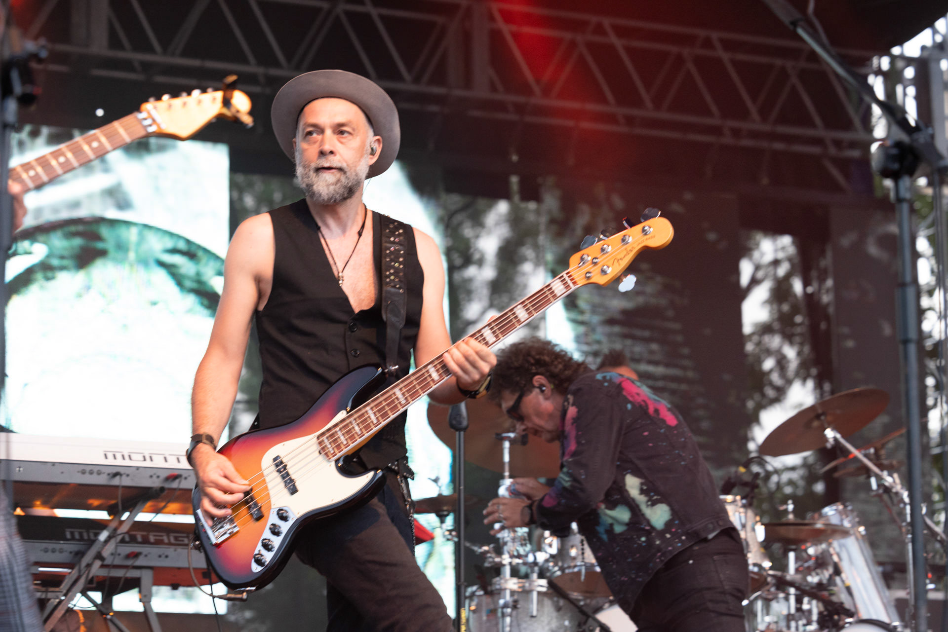 Koncerty Lady Pank w ramach urodzinowej trasy LP40 warszawska Pogresja.Gramy do Woli. Polski Rock, pop, soft rock, polska grupa rockowa z czasów PRL.n/z. Krzysztof Kieliszkiewicz – gitara basowa, Fot. Andrzej kaziq Wasilkiewicz/Reporter