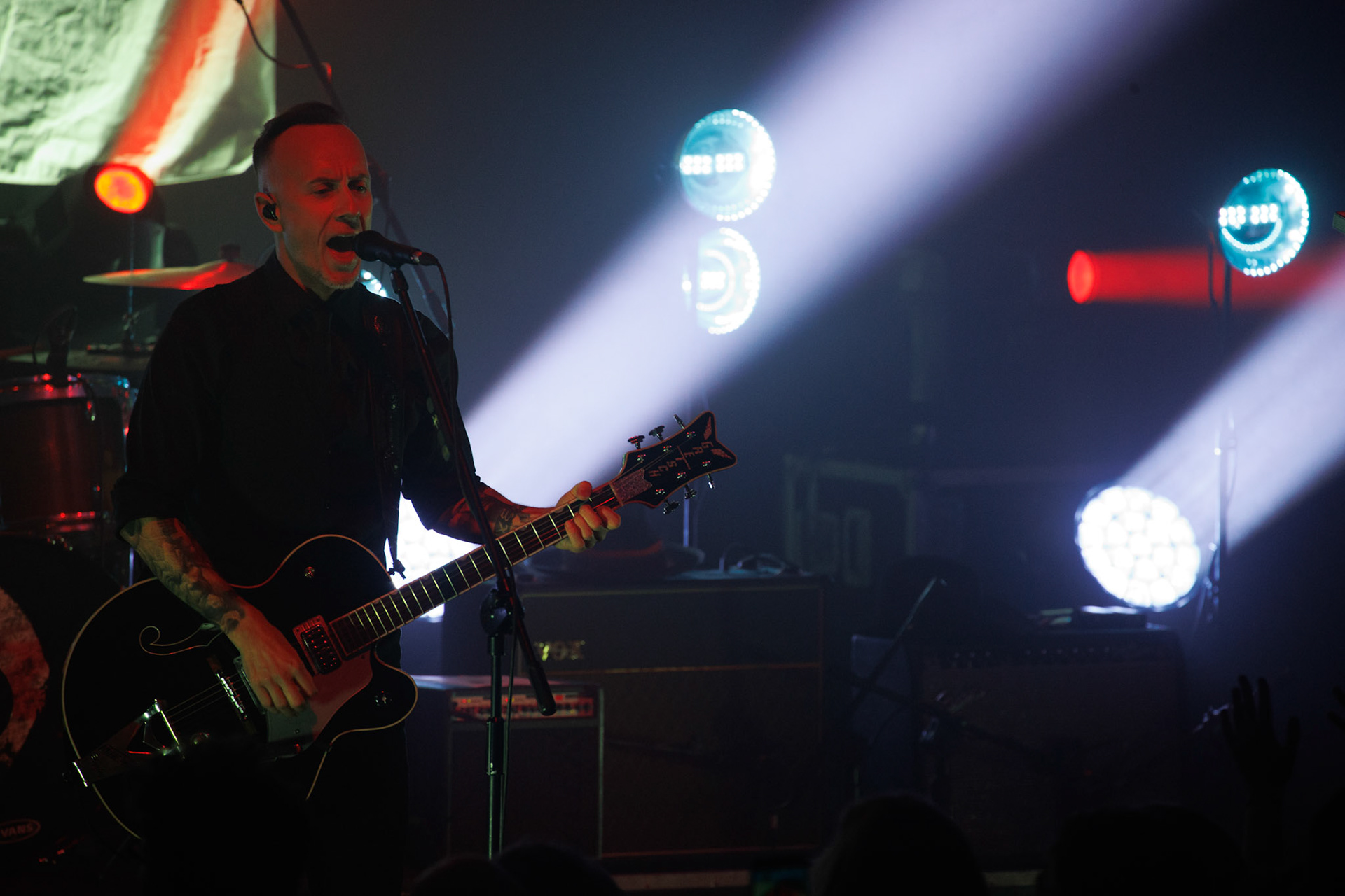 22.01.2022 koncert Me And That Man w Warszawie,Klub Progresja,n/z Adam Nergal Darski - gitara, wokal,Nergal znany jest z szerokich horyzontow muzycznych. Lider Behemoth nigdy nie kryl swojej sympatii do lzejszej, klimatycznej muzyki, spod znaku country, folku, bluesa. Dowodem jest zespol Me And That Man.Fot. Andrzej Wasilkiewicz/Reporter