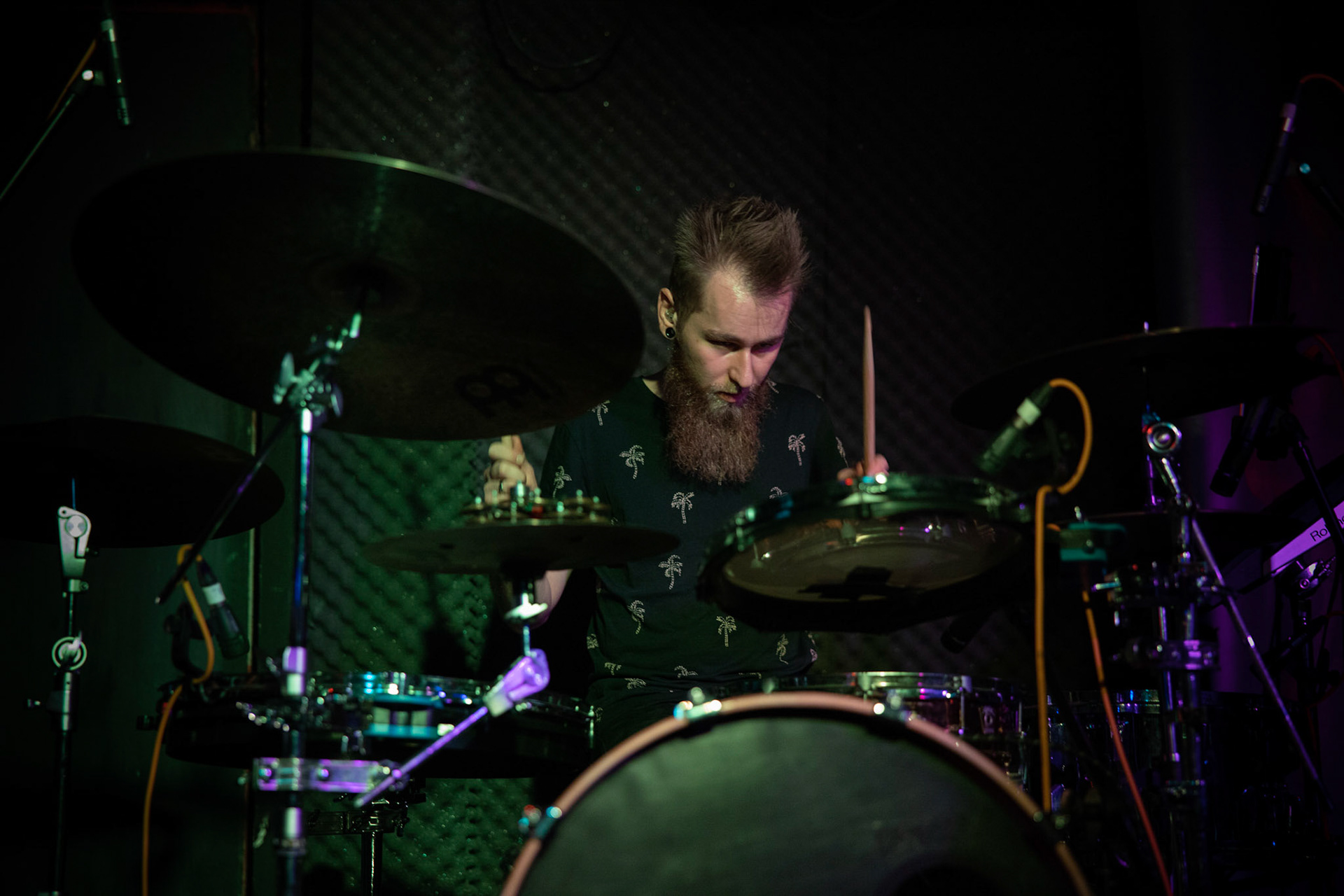 Hetane - rock alternatywny, trip-hop, muzyka elektroniczna,
MAGDA OLEŚ - wokale, teksty,
ŁUKASZ /JELEŃ/ POL - gitara, klawisze, elektronika,
REM KARPIENKO - bass,
MICHAŁ LANGE- perkusja,
Warszawa, klub Potok Drugi Dom Ludzi Rocka,
fot. Andrzej kaziq Wasilkiewicz