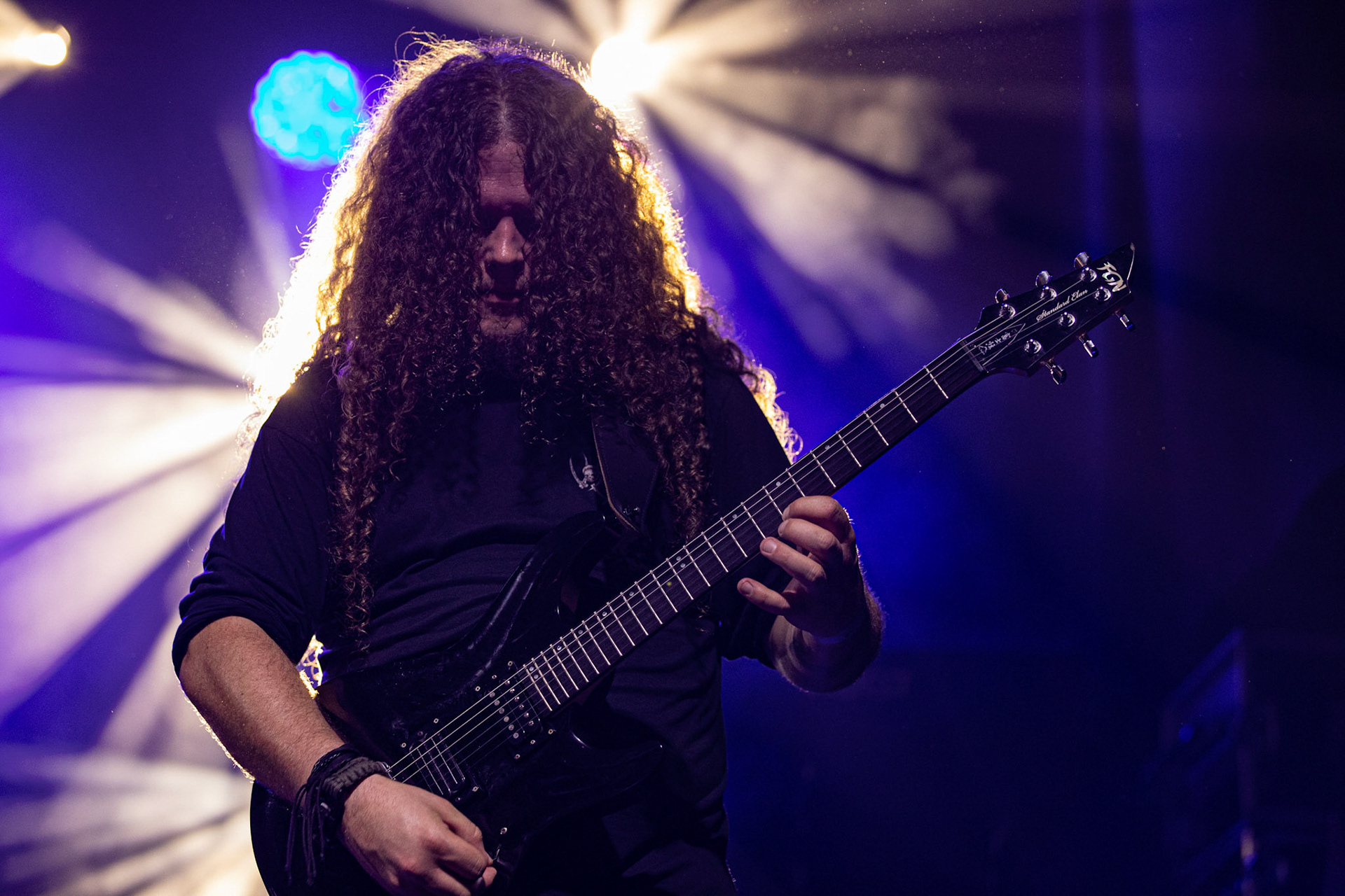 12.09.2021 - KAT i Roman Kostrzewski - koncert "Do zobaczenia w piekle" Wroclaw, Centrum Koncertowe A2.  Jacek Hiro – gitara,fot. Andrzej kaziq Wasilkiewicz