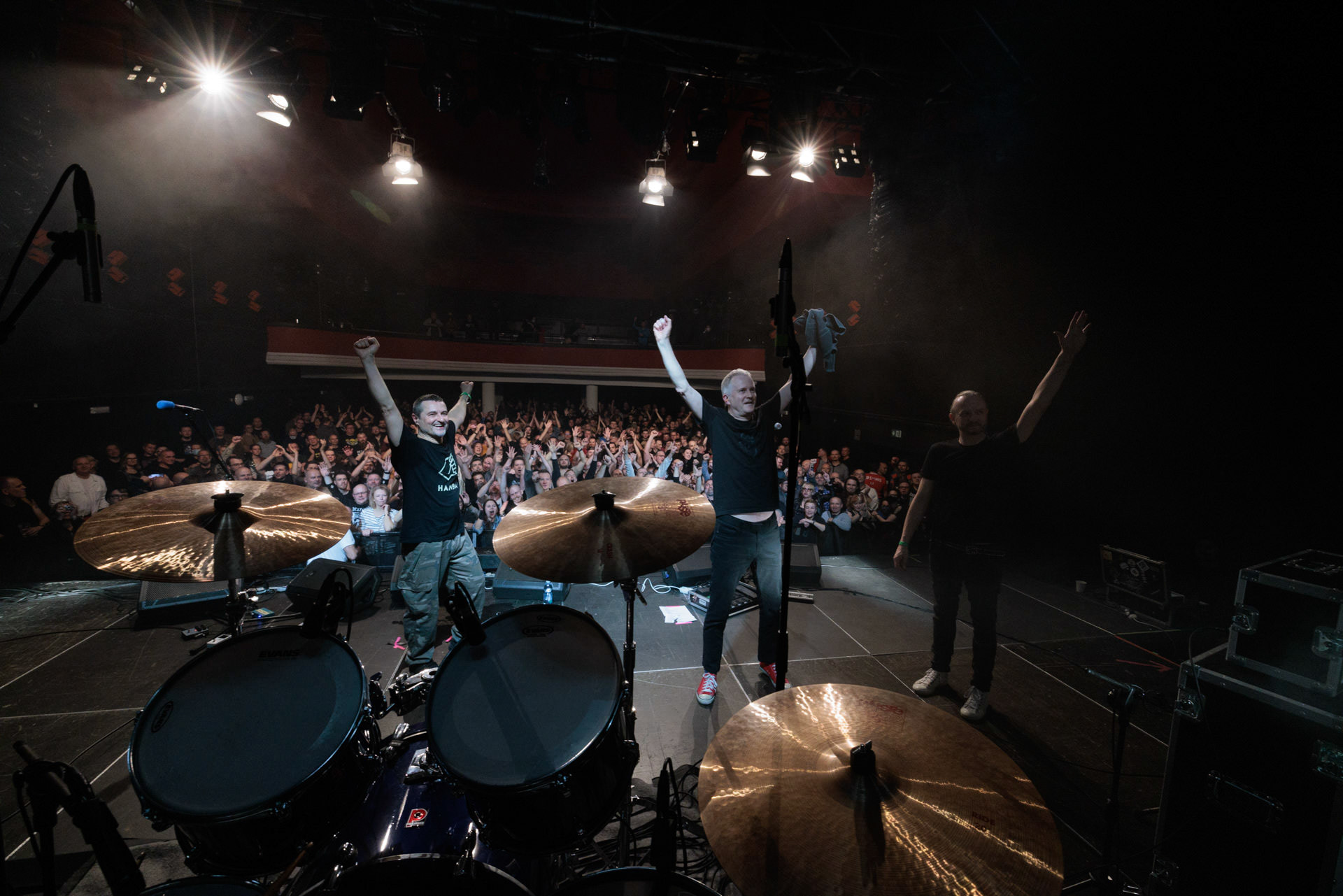 16.11.2021 Dezerter - 40 lecie,koncert Warszawa Palladium. N/z Robert Robal Matera gitara, N/z Krzysiek Grabowski perkusja,N/zJacek Chrzanowski bass, Dezerter, SS20, Punk, Punkrock, hardcore, rock.fot. Andrzej Wasilkiewicz/REPORTER