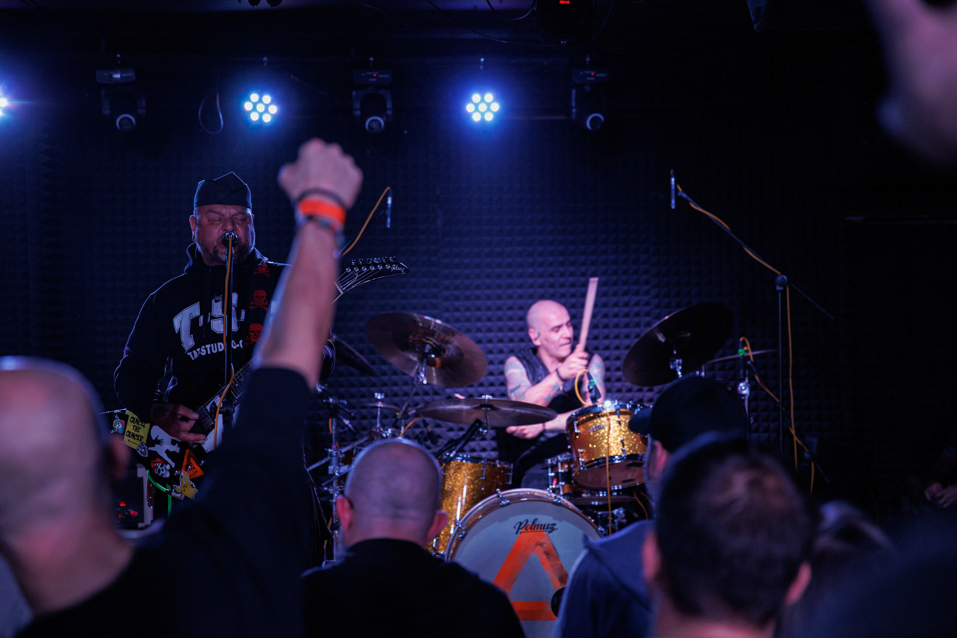 12.11.2021 Lipali - koncert Warszawa klub Remont.Najnowszy album „MOSTY, RZEKI, LUDZIE”.Tomasz Lipa Lipnicki - wokal, gitara,Lukasz Luk Jeleniewski - perkusja, Rock, rock progresywny, rock alternatywny, polski rock.fot. Andrzej kaziq Wasilkiewicz/Reporter