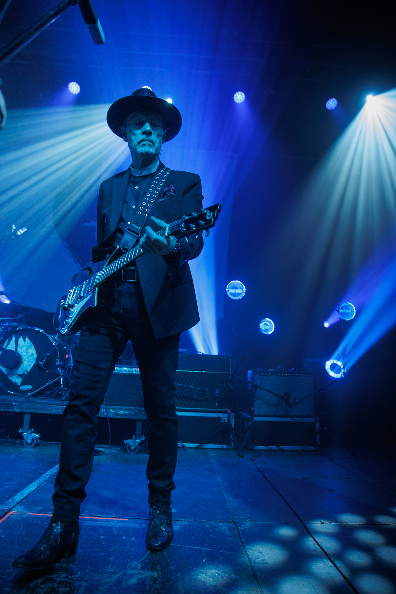 22.01.2022 koncert Me And That Man w Warszawie,Klub Progresja,n/z John Porter - gitara, wokal, Nergal znany jest z szerokich horyzontow muzycznych. Lider Behemoth nigdy nie kryl swojej sympatii do lzejszej, klimatycznej muzyki, spod znaku country, folku, bluesa. Dowodem jest zespol Me And That Man.Fot. Andrzej Wasilkiewicz/Reporter