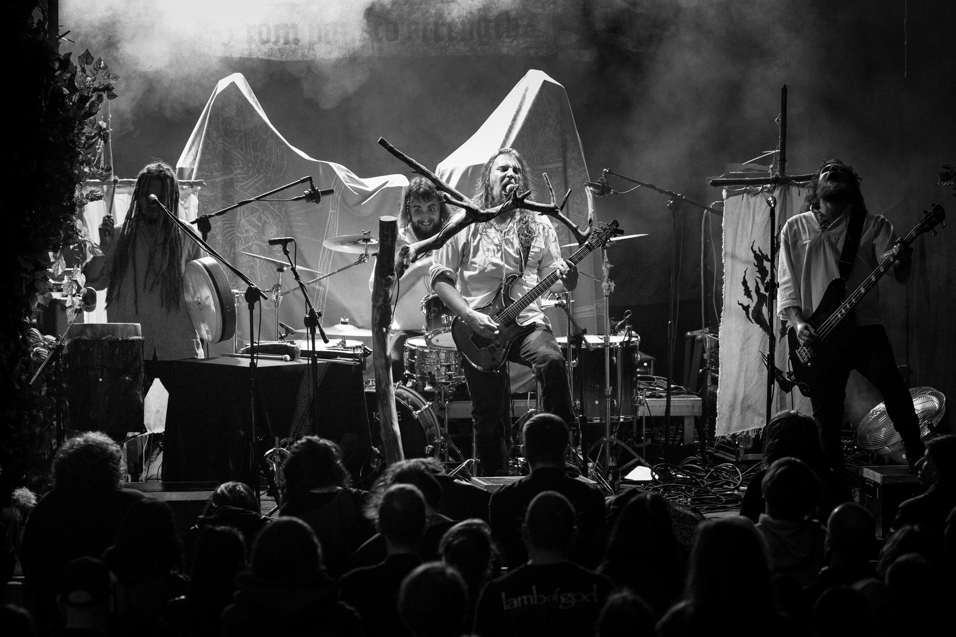 28.08.2021 Varmia - koncert, Warszawa klub REJS,Lato w Plenerze, Winiary Bookings,Lasota wokal, gitara,Cwiara wokal, bas,Emil perkusja,Piotr instrumenty perkusyjne, rog kozla, drewniana tuba, wokal, krivula i tagelharpa,Fot. Andrzej Wasilkiewicz/Reporter