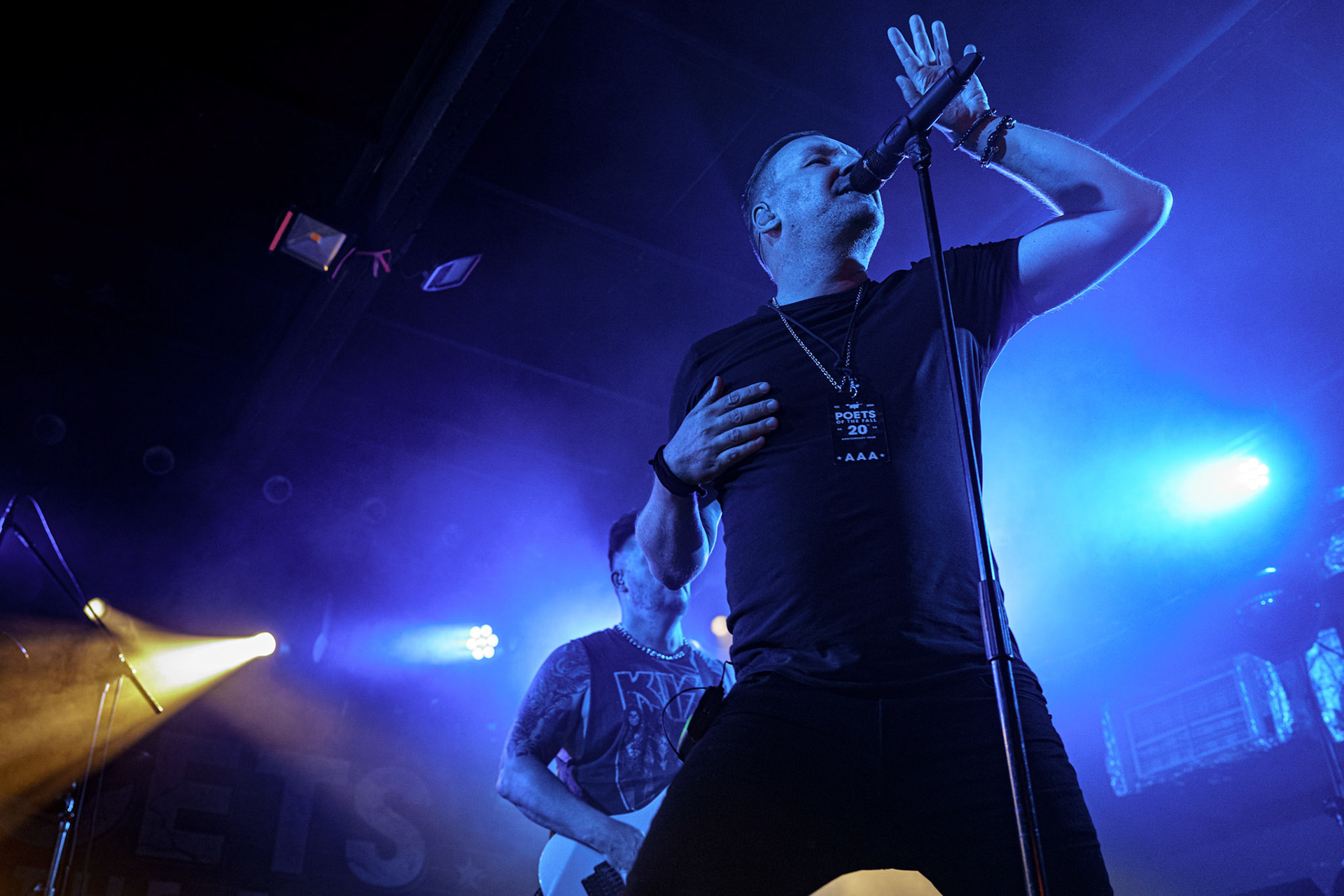 2023.09.04 Poets of the Fall - Warszawa, klub Proxima. To już 20 lat od kiedy rockowy zespół Poets of the Fall odnosi sukcesy na międzynarodowej scenie. Z tej okazji zespół wyrusza w trasę jubileuszową, która obejmie też Polskę. Grupa zagrała w warszawskiej Proximie 4 września 2023 roku. Produkcja Fource.pl  fot. Andrzej Wasilkiewicz/kaziq.com