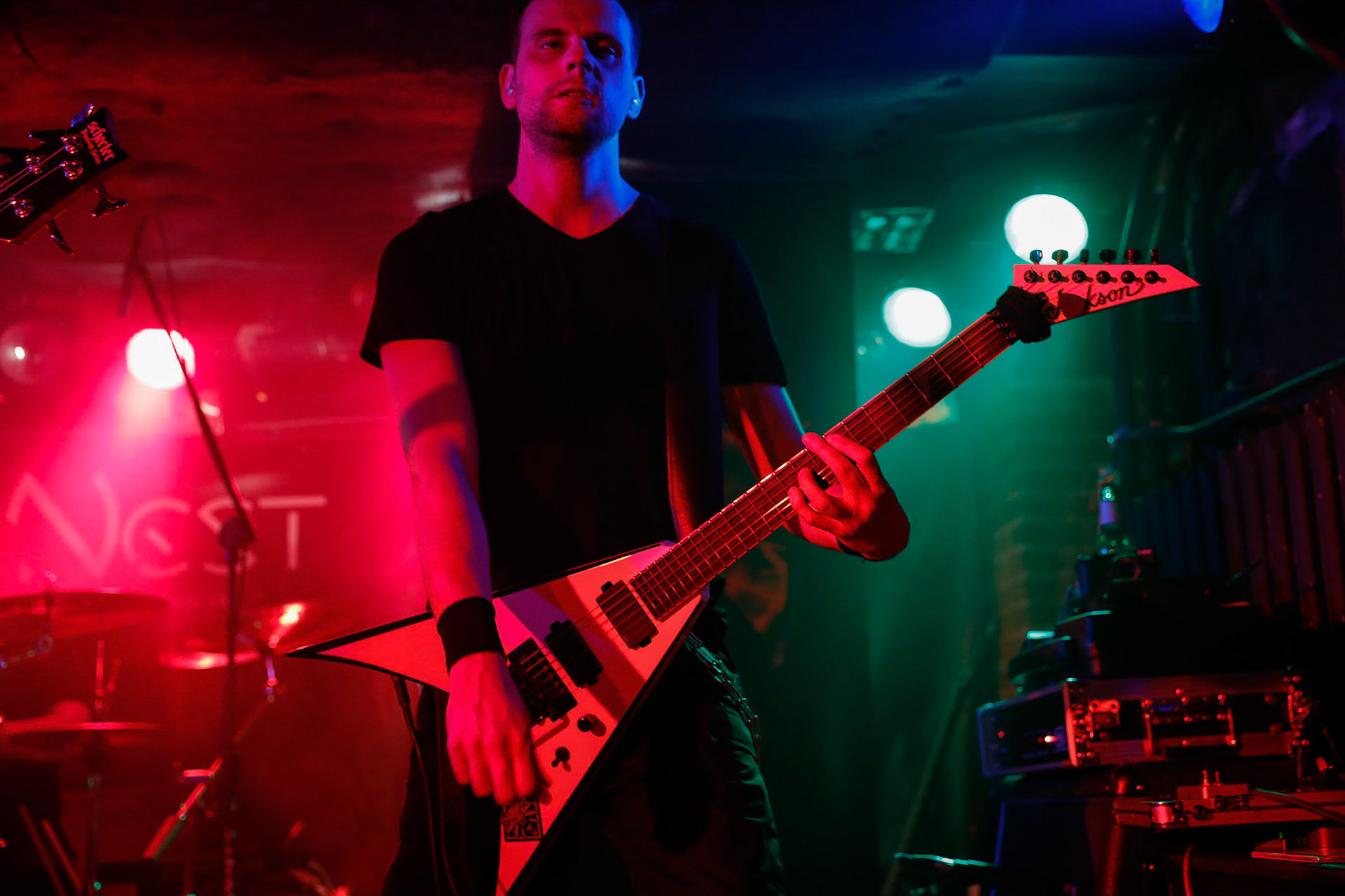 SICKNEST - Katowice - Sosnowiec, Polska, 
Metal, Progressive, Experimental,

Dawid Broniszewski - Drums,
Adam Banas - Guitars,
Pawel Cygan - Guitars,
Krzysztof Mazurek - Bass,
Artur Nowak - Keyboards,
MIchal Ewertowski - Vocals,