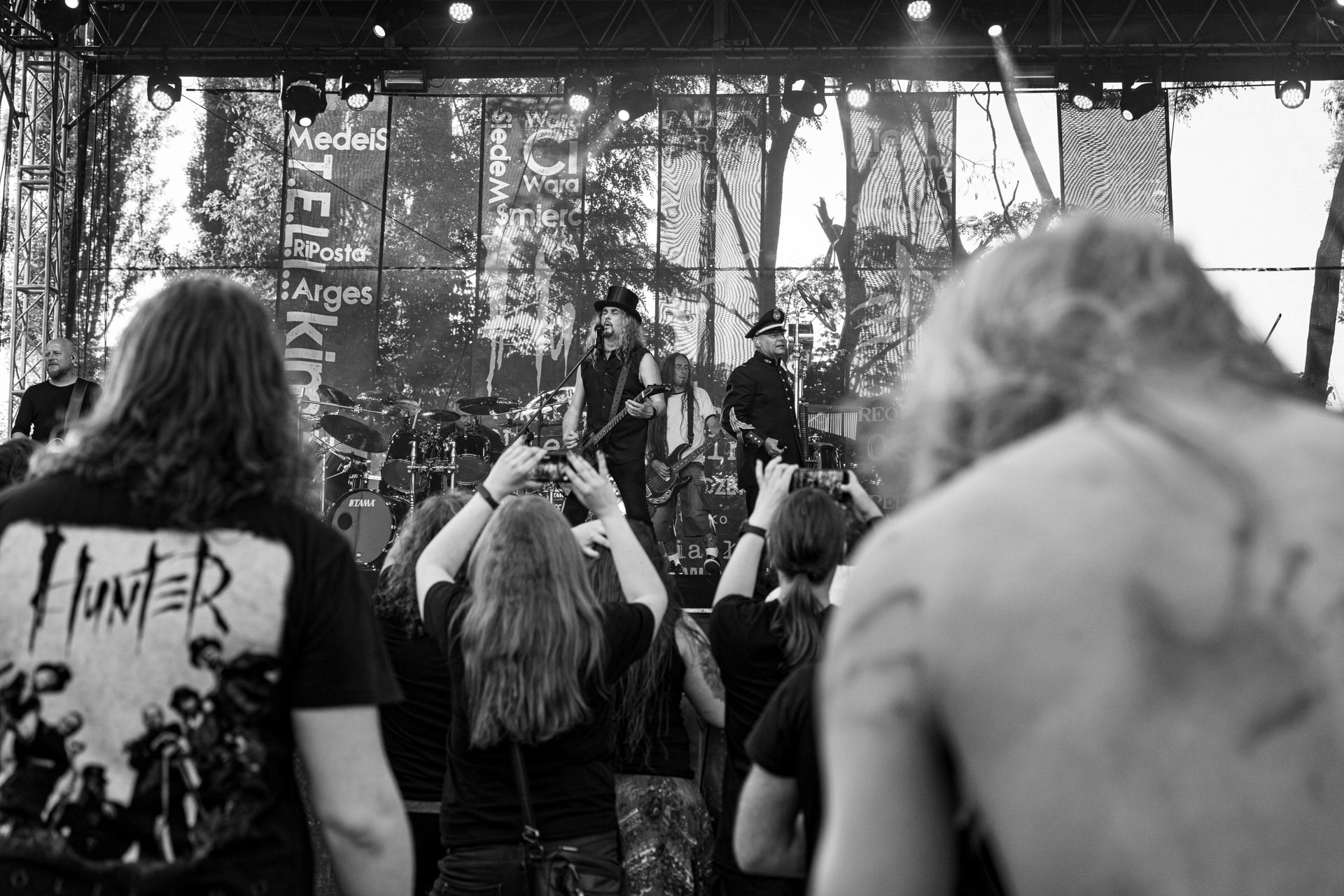 Hunter - postpandemoniczny koncert z okazji XXXV-lecia.Progresja - Gramy do Woli, Warszawa.Publicznosc, pogo, Letnia Scena Progresji.fot. Andrzej Wasilkiewicz/Reporter