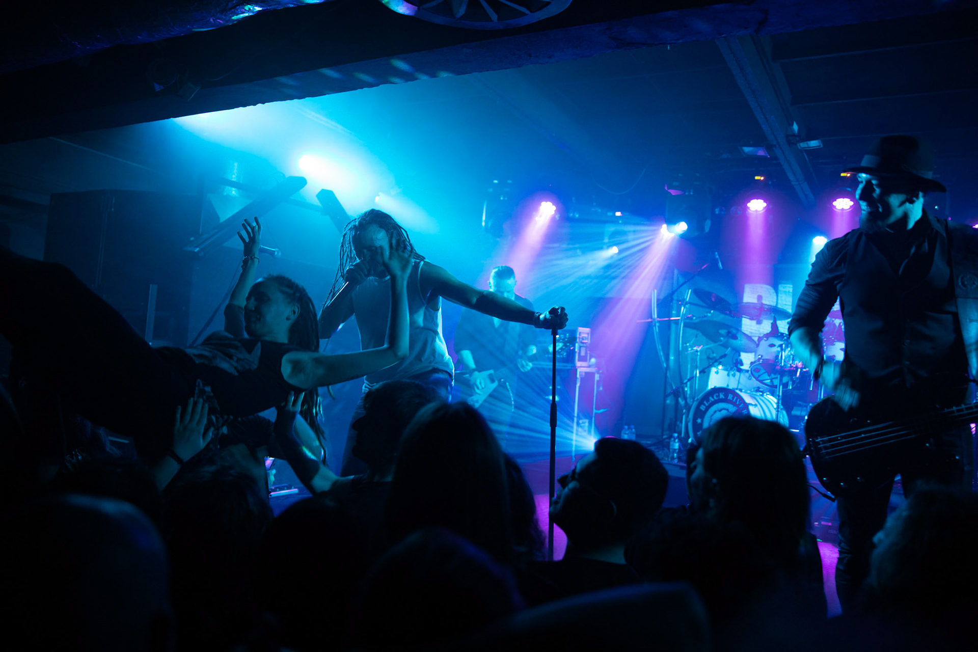 BLACK RIVER – rock, metal, punk, super grupa muzyków BEHEMOTH, DIMMU BORGIR, ROOTWATER, GEISHA GONER, HUNTER, VESANIA, NEOLITHIC.

Maciej Taff – wokal
Piotr „Kay” Wtulich – gitara
Artur „Art” Kempa – gitara
Tomasz „Orion” Wróblewski – bass
Dariusz „Daray” Brzozowski – perkusja
agencja Winiarybookings 
 fot. Andrzej Wasilkiewicz/Reporter