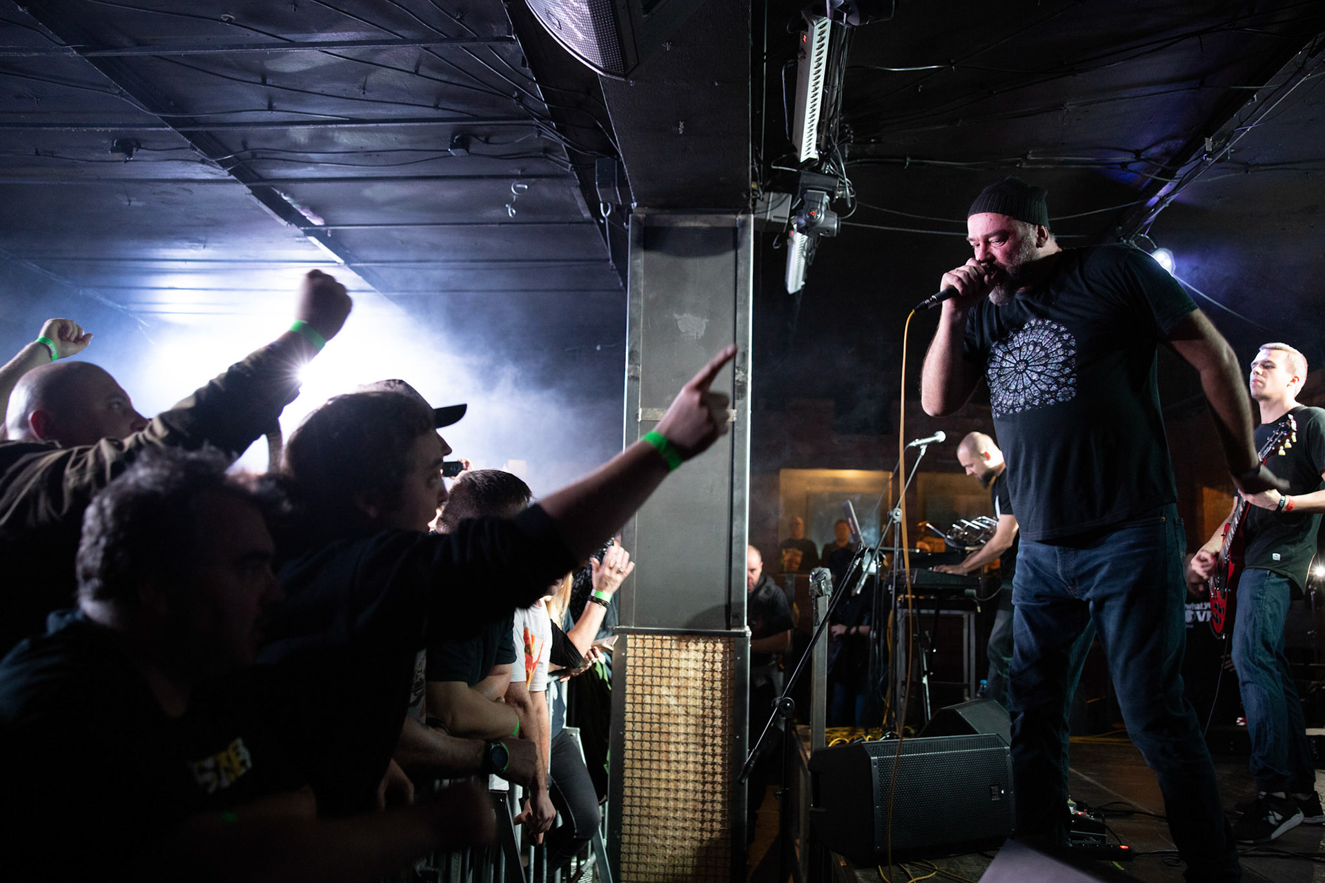 Armia - punk rock, hardcore,
Tomasz Budzyński - głos,
Stanisław Budzyński - gitara,
Jakub Bartoszewski - waltornia, instrumenty klawiszowe,
Amadeusz Kaźmierczak - perkusja,
Darek Budkiewicz - gitara basowa,
fot. Andrzej kaziq Wasilkiewicz