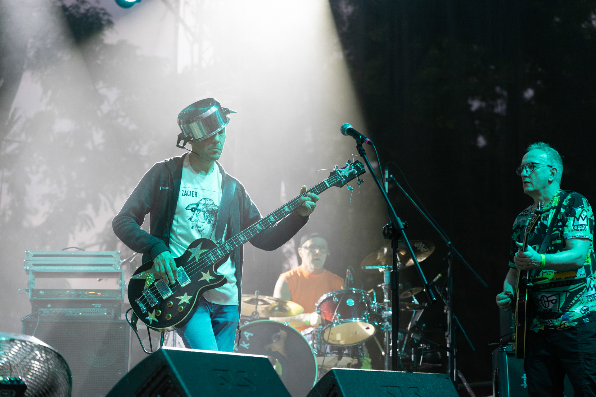 Elektryczne Gitary - koncert Zacieralia w warszawskiej Progresji.Gramy Do Woli - Warszawa, Progresja.n/z Tomasz Grochowalski – gitara basowa,Fot. Andrzej Wasilkiewicz/Reporter