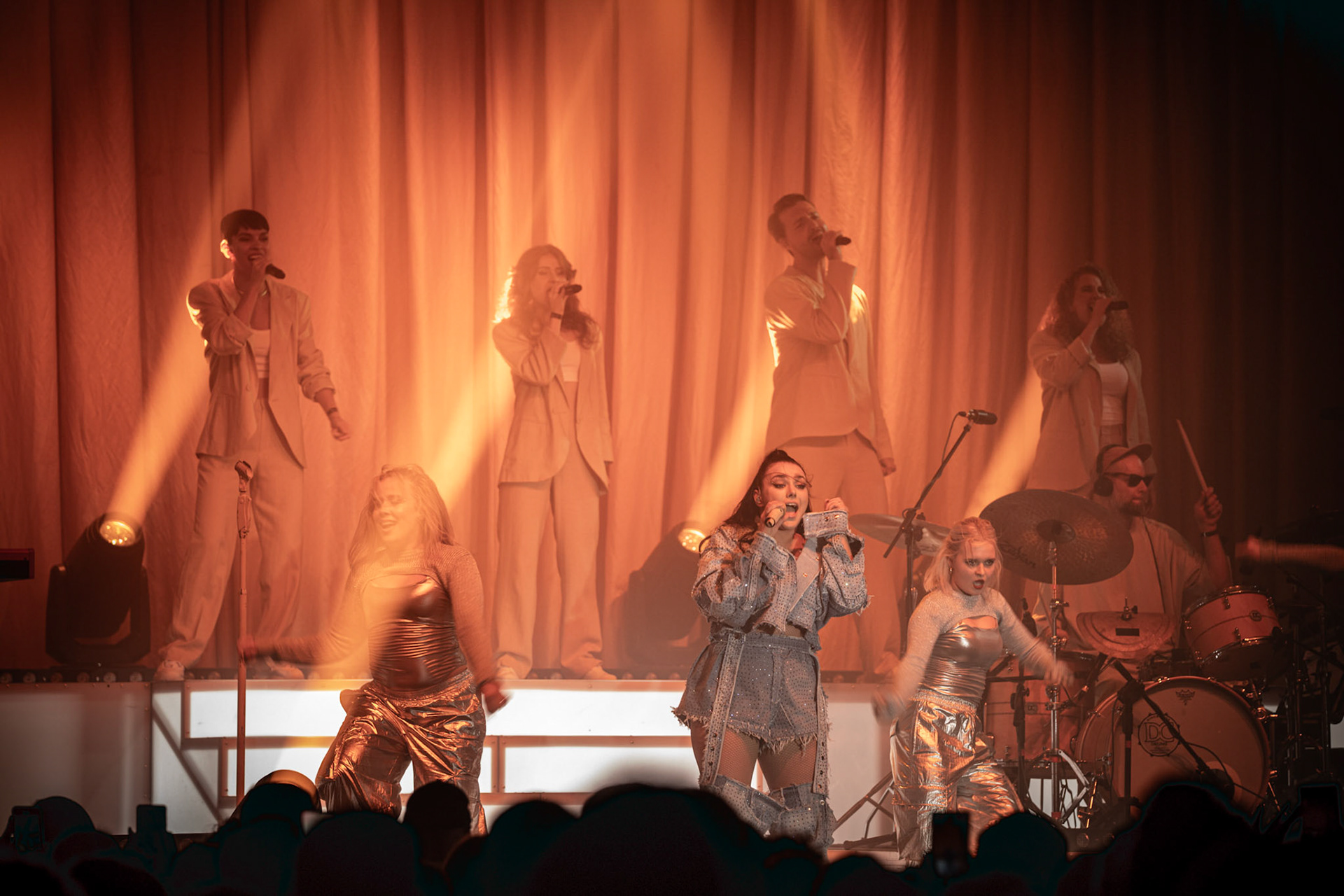 28.10.2023 Ewa Farna specjalny koncert urodzinowy Warszawa, Klubie PROGRESJA, fot. Andrzej Wasilkiewicz/Reporter