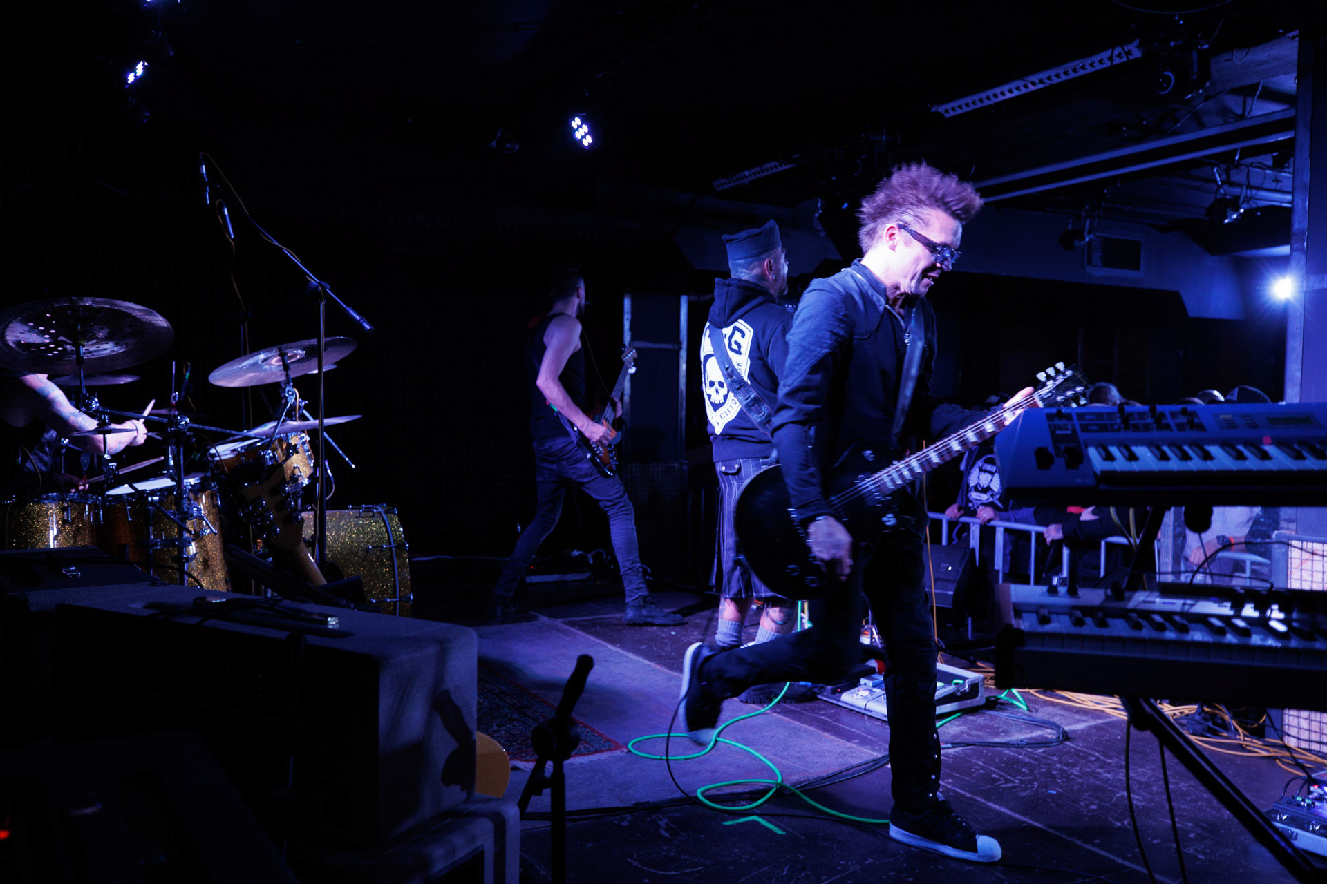 12.11.2021 Lipali - koncert Warszawa klub Remont.Najnowszy album „MOSTY, RZEKI, LUDZIE”.n/z Roman Bereźnicki - gitara, klawisze, wokal, Rock, rock progresywny, rock alternatywny, polski rock.fot. Andrzej kaziq Wasilkiewicz/Reporter