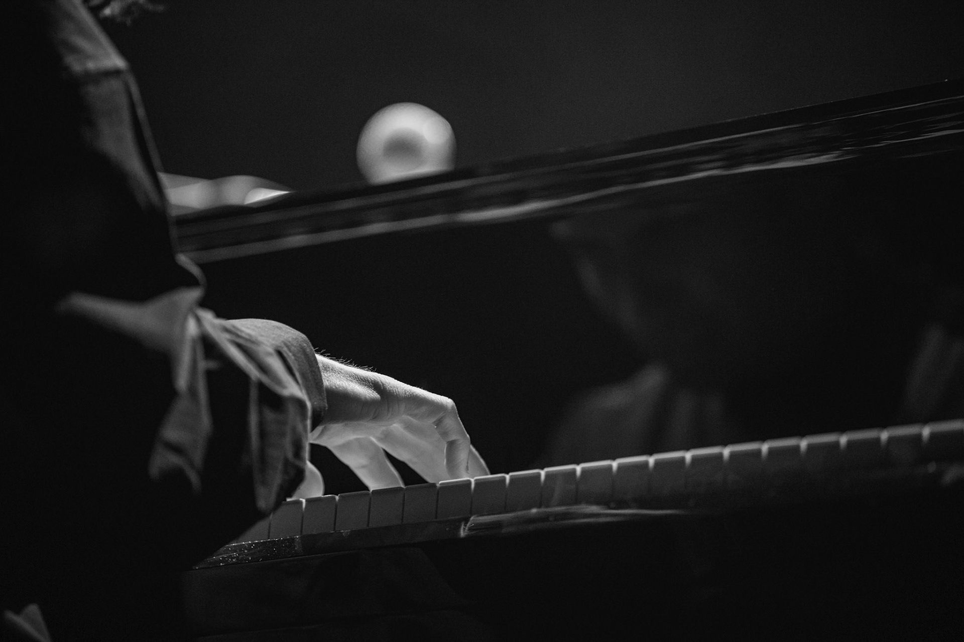 2023.11.07 Tigran Hamasyan Trio- jazz w warszawskim klubie Progresja! fot. Andrzej Wasilkiewicz/Reporter