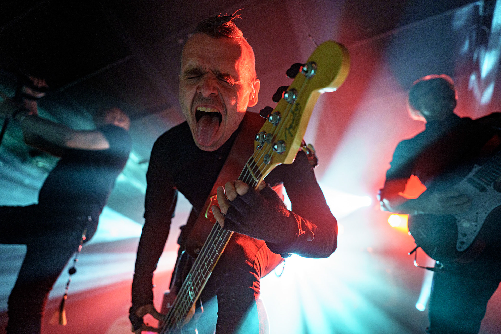 2023.09.04 Poets of the Fall - Warszawa, klub Proxima. To już 20 lat od kiedy rockowy zespół Poets of the Fall odnosi sukcesy na międzynarodowej scenie. Z tej okazji zespół wyrusza w trasę jubileuszową, która obejmie też Polskę. Grupa zagrała w warszawskiej Proximie 4 września 2023 roku. Produkcja Fource.pl  fot. Andrzej Wasilkiewicz/kaziq.com