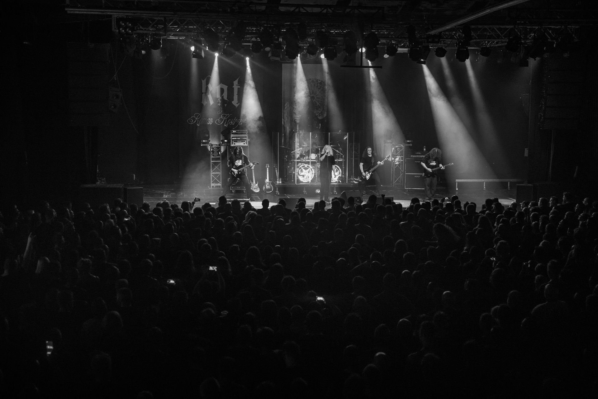 Legendy Metalu KAT & Roman Kostrzewski Polska, metal, trashmetal, - koncert Legendy Metalu w warszawskiej Progresji, 
Roman Kostrzewski – wokal
Jacek Nowak – perkusja
Krzysztof Pistelok – gitara
Jacek Hiro – gitara
Michał Laksa – bas
fot. Andrzej kaziq Wasilkiewicz