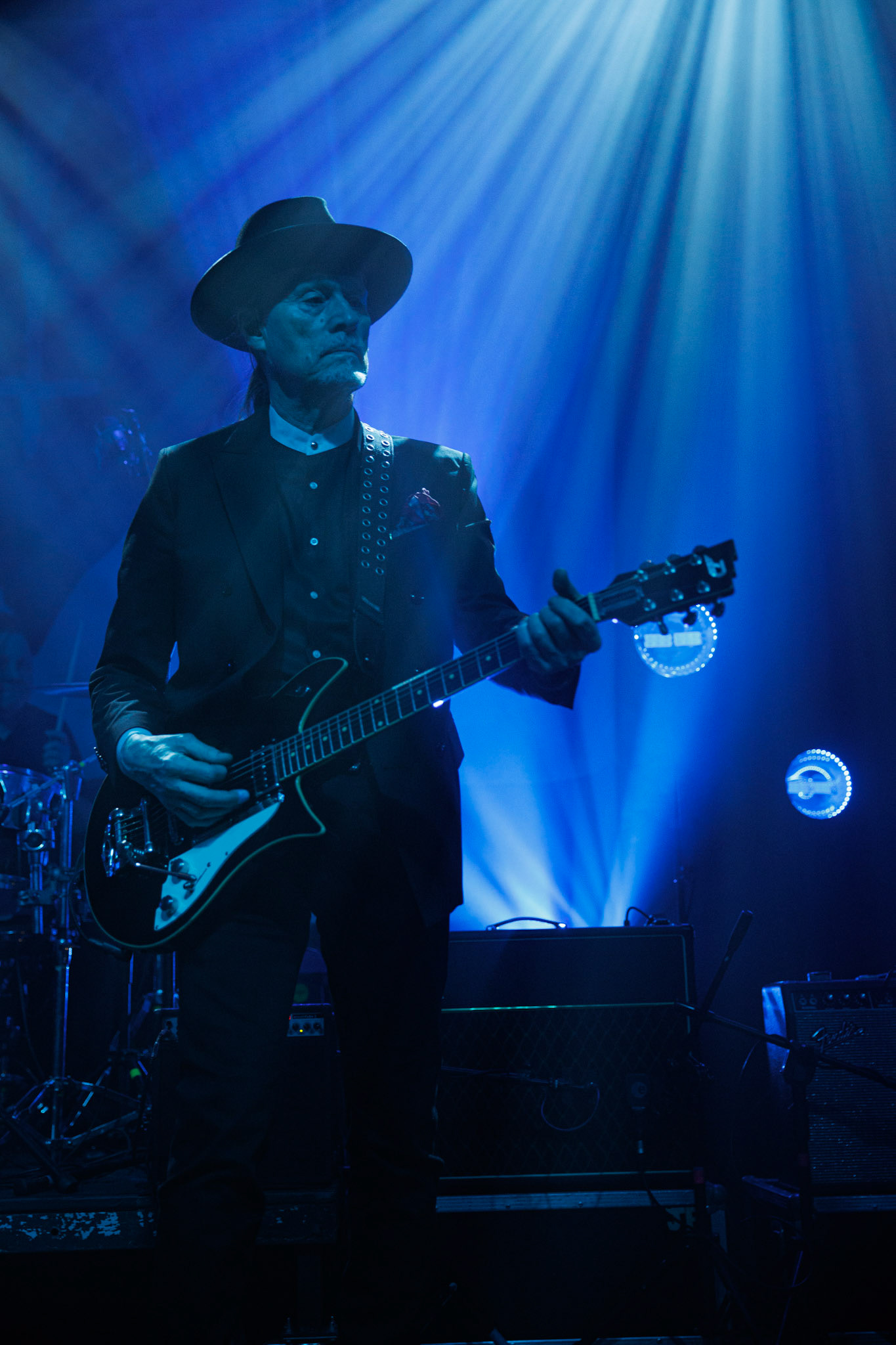 22.01.2022 koncert Me And That Man w Warszawie,Klub Progresja,n/z John Porter - gitara, wokal, Nergal znany jest z szerokich horyzontow muzycznych. Lider Behemoth nigdy nie kryl swojej sympatii do lzejszej, klimatycznej muzyki, spod znaku country, folku, bluesa. Dowodem jest zespol Me And That Man.Fot. Andrzej Wasilkiewicz/Reporter