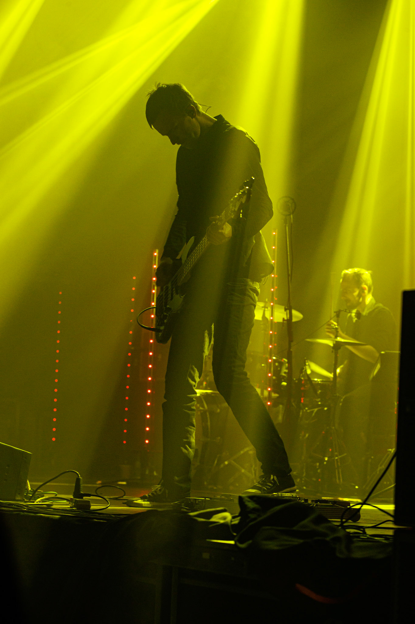 27.11.2021 TIDES FROM NEBULA koncert, Warszawa klub Progresja,Knock Out Productions, Mystic Production,Post-rock, muzyka alternatywna, progresywny rock.n/z Maciej Karbowski – gitara, instrumenty klawiszowen/z Przemek Weglowski – gitara basowan/z Tomasz Stolowski – perkusjaFot. Andrzej Wasilkiewicz/Reporter